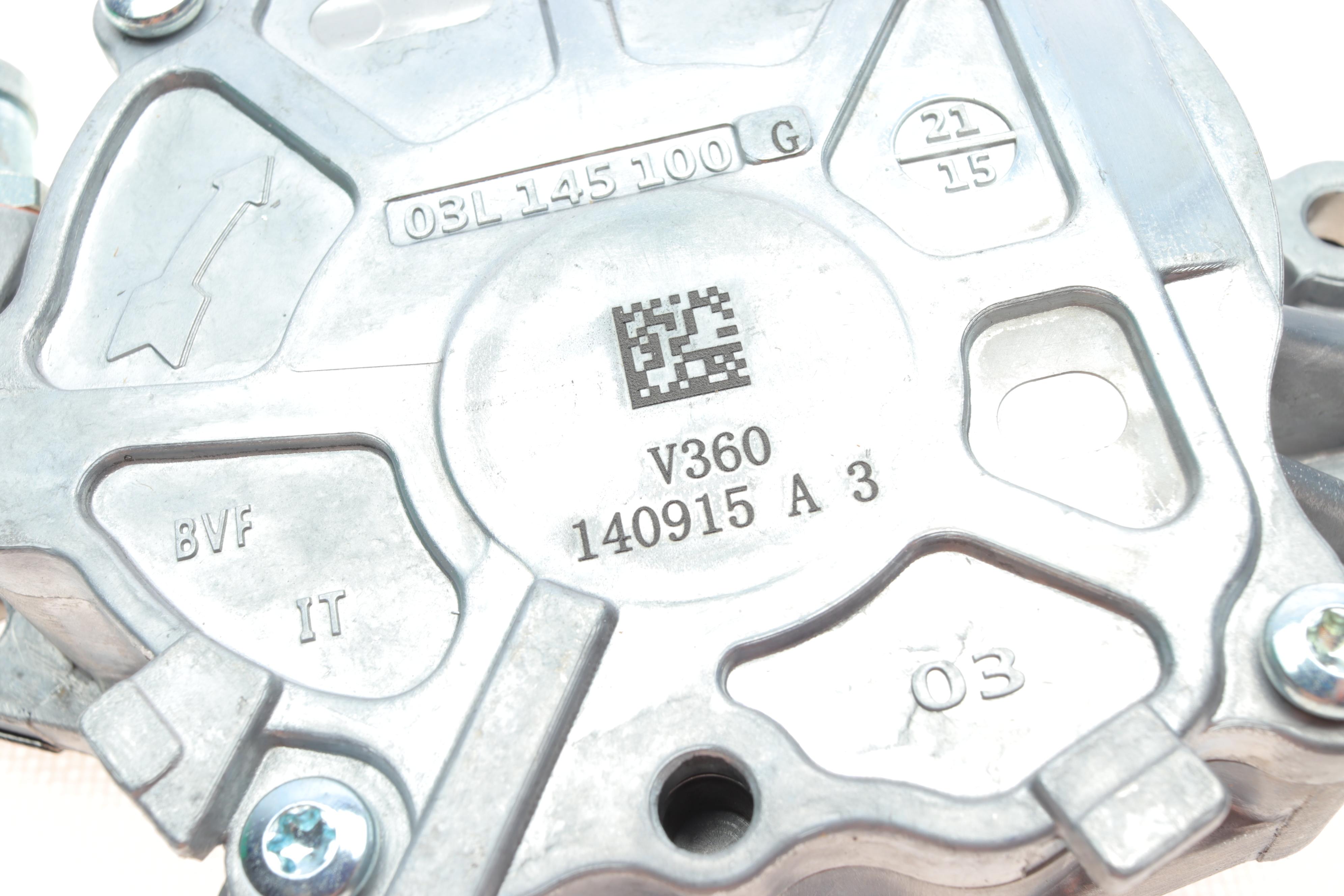 Насос вакуумний Skoda Octavia/Roomster/VW Golf VI/Jetta 04- (OE VAG)