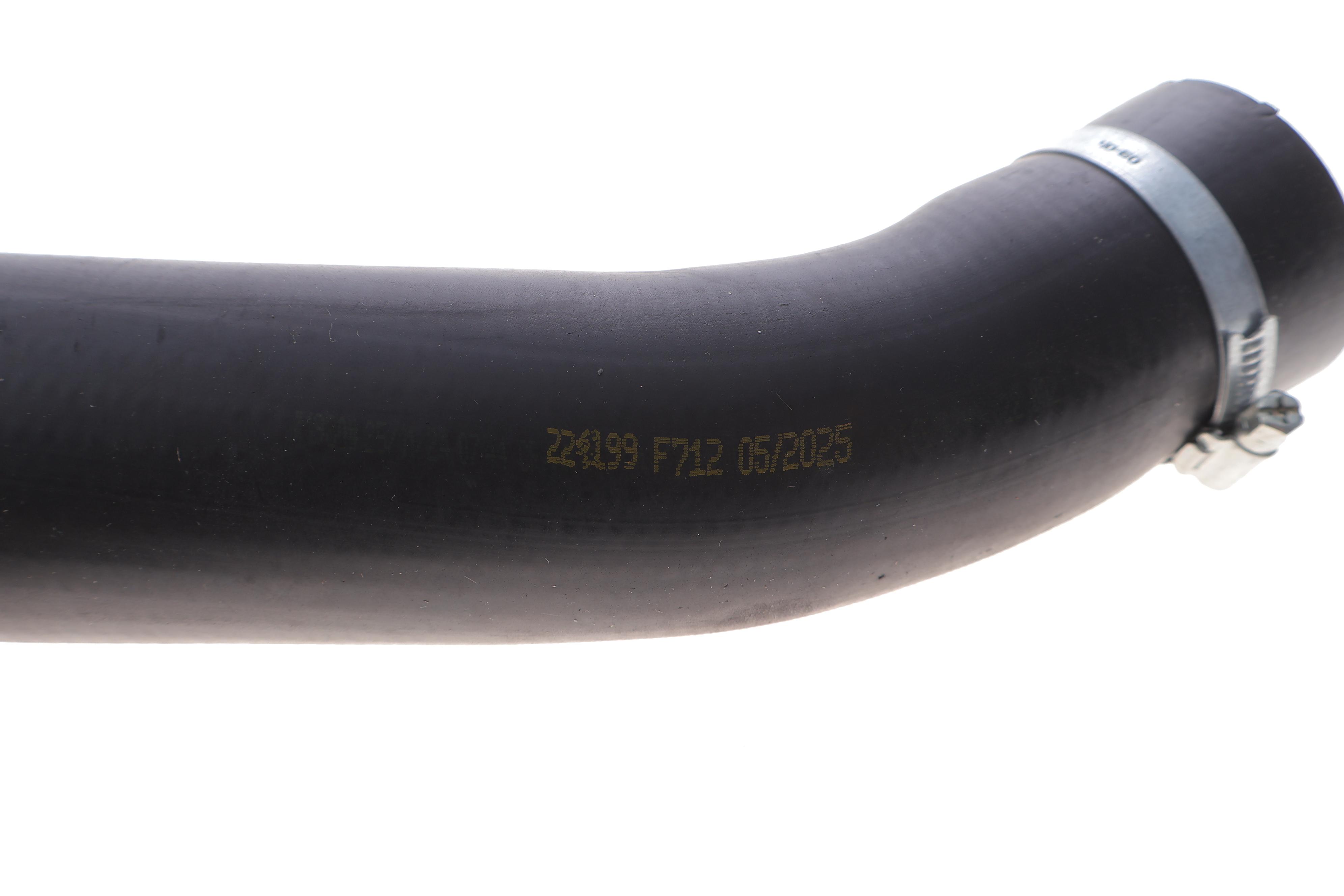 Патрубок интеркулера Ford Focus 1.6 TDCI 04-12/Volvo S40/V50 1.6D 05-12