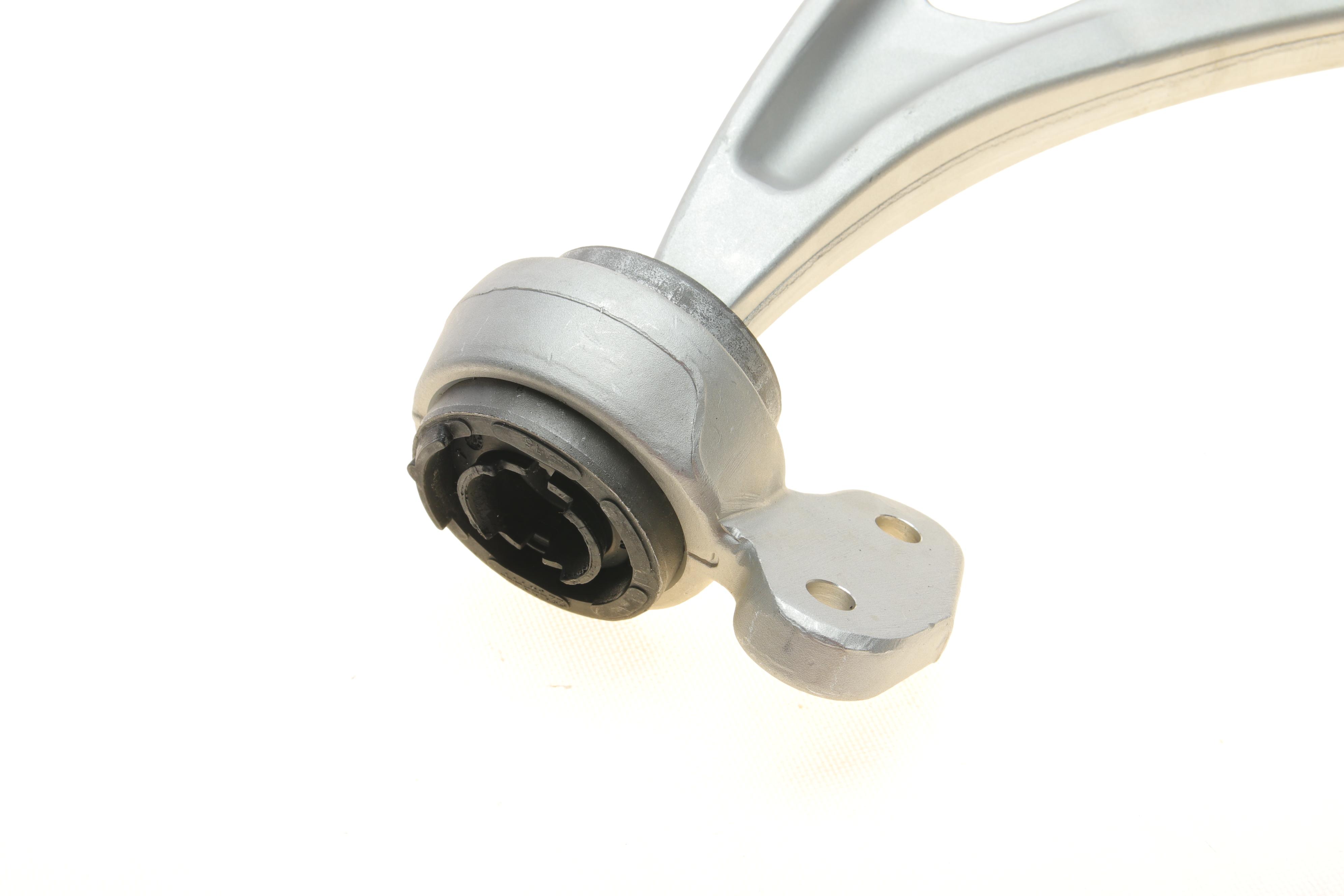 Важіль підвіски (передній/знизу) (L) BMW 3 (E46) 98- (з сайлентблоком)