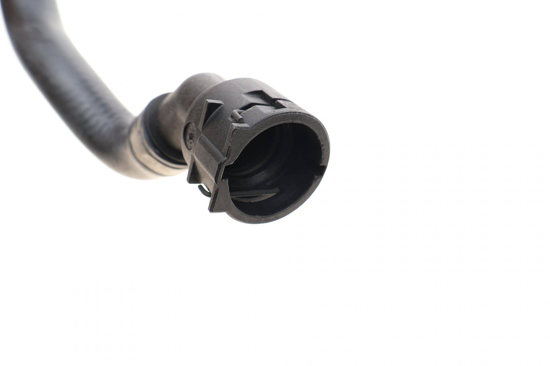 Патрубок радіатора пічки (верхній) Audi A4 (B5/B6/B7) 1.6-2.0/1.9TDI 00-08