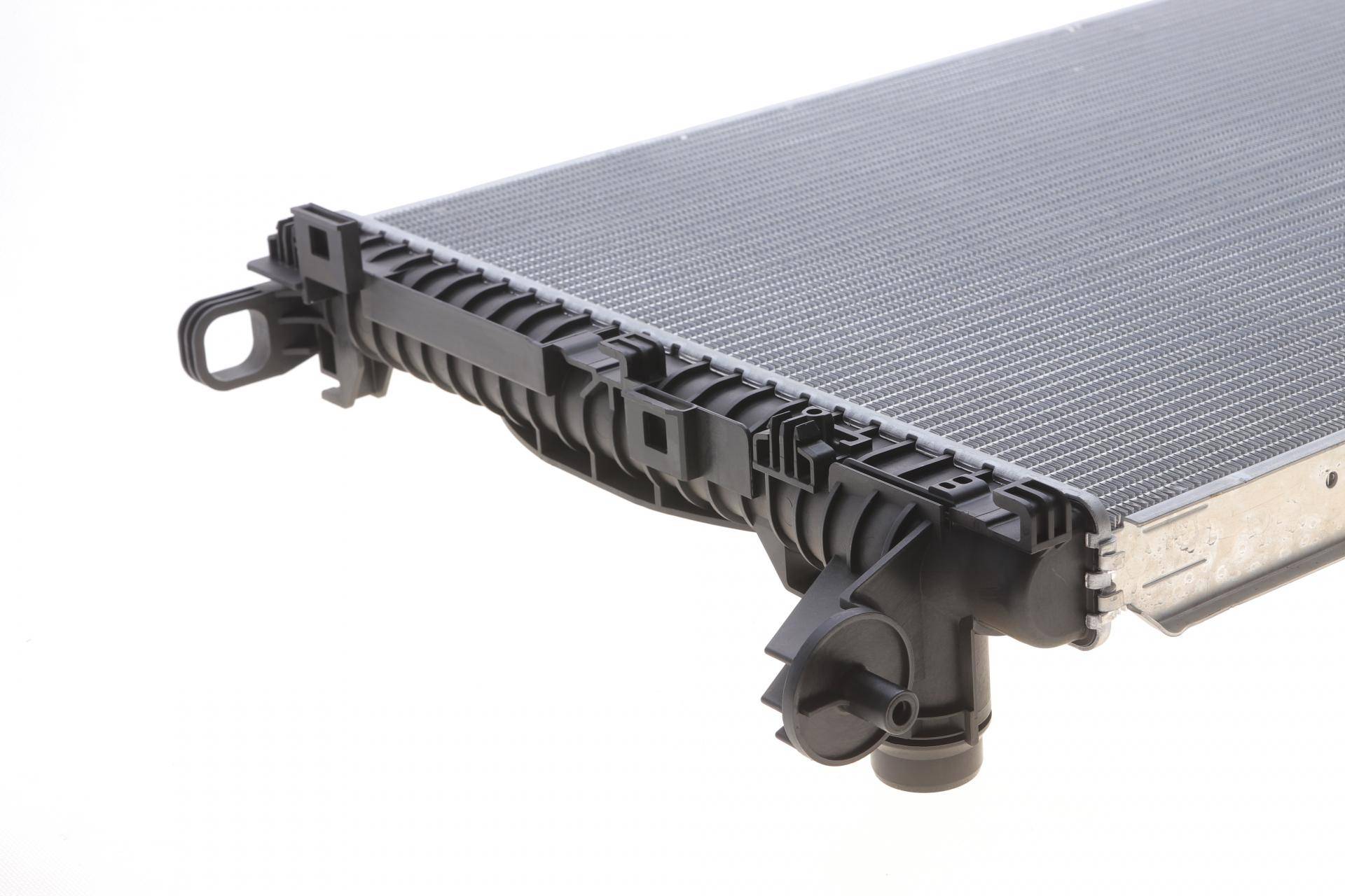 Радіатор охолодження VW Touareg 3.0/4.0 V8 TDI 17-