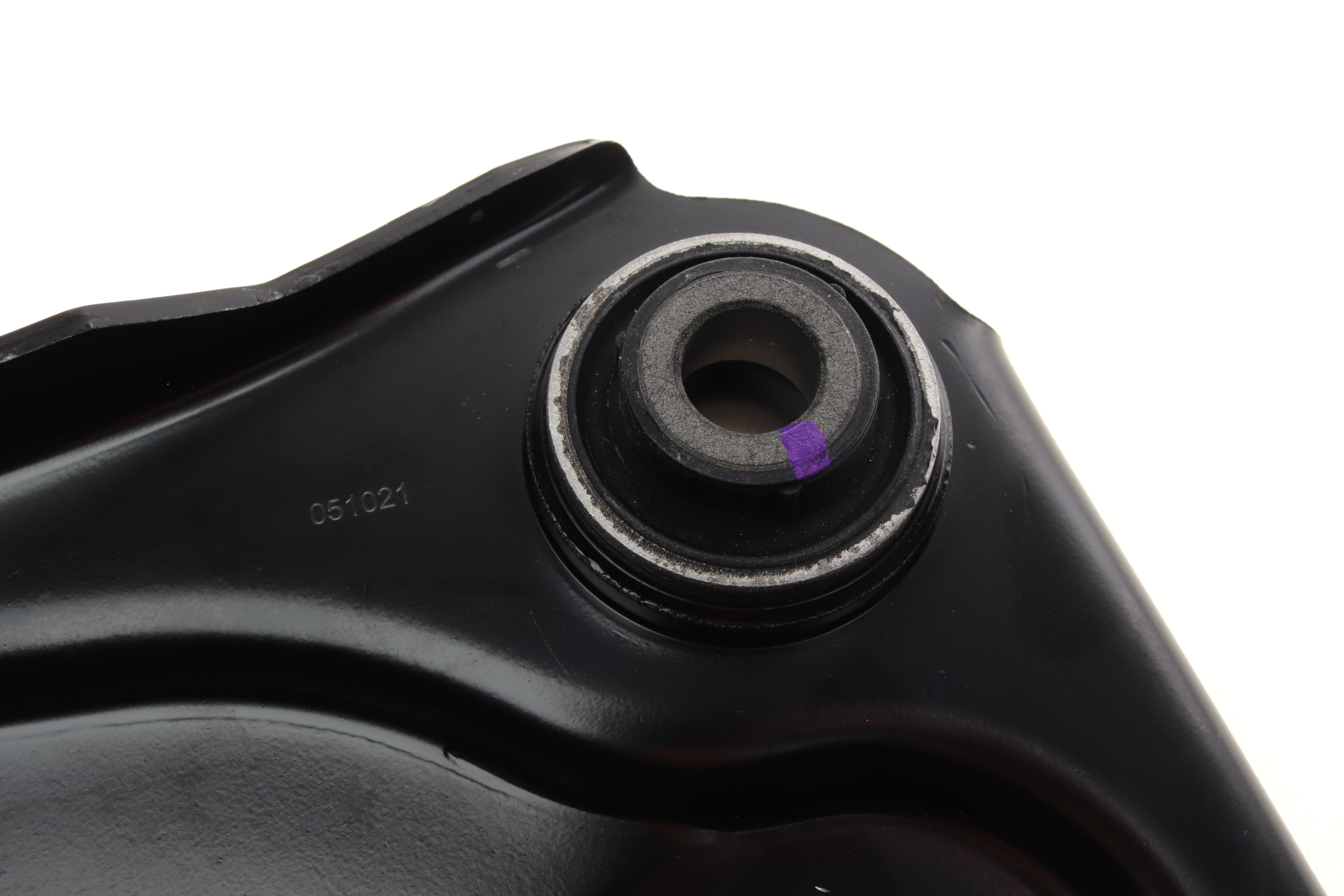 Важіль підвіски (передній/знизу) (L) Renault Scenic III/Megane III 08-/Fluence 10- (з кульовою)