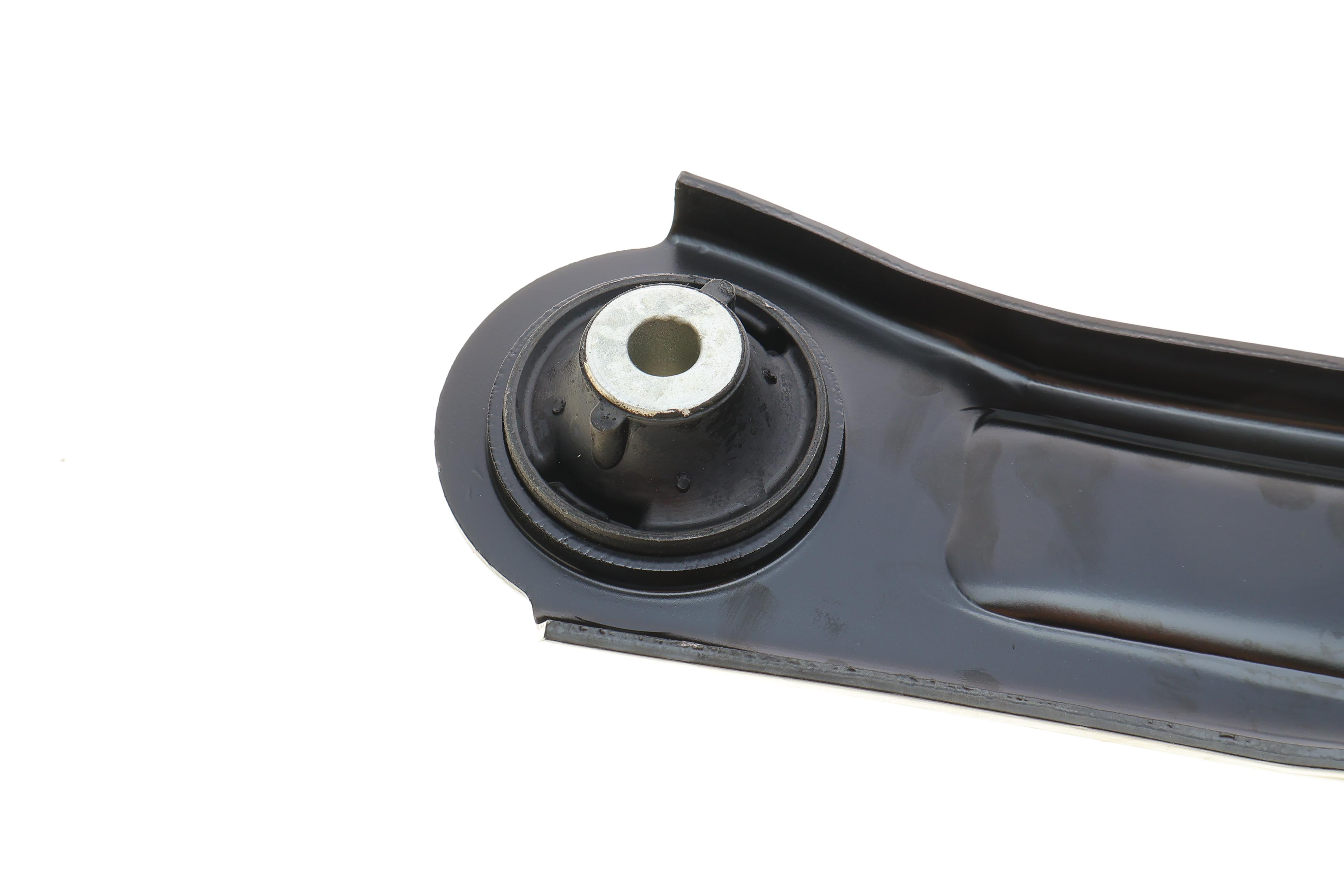 Важіль підвіски (передній/знизу) (R) Nissan Micra/Note 03- (з кульовою)