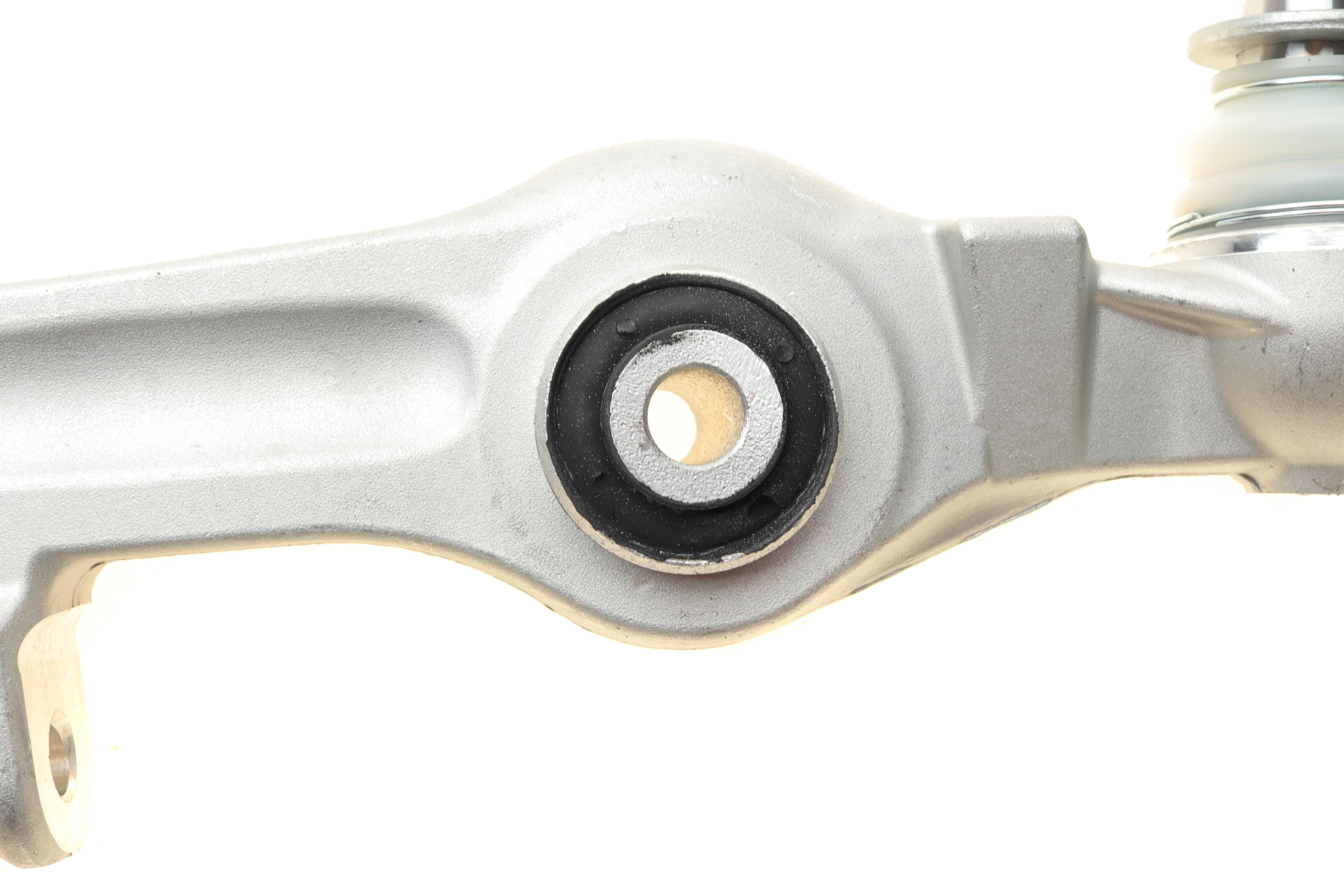 Важіль підвіски (передній/знизу/спереду) Audi A4/A6/A8/Skoda Super B/VW Passat 94-08