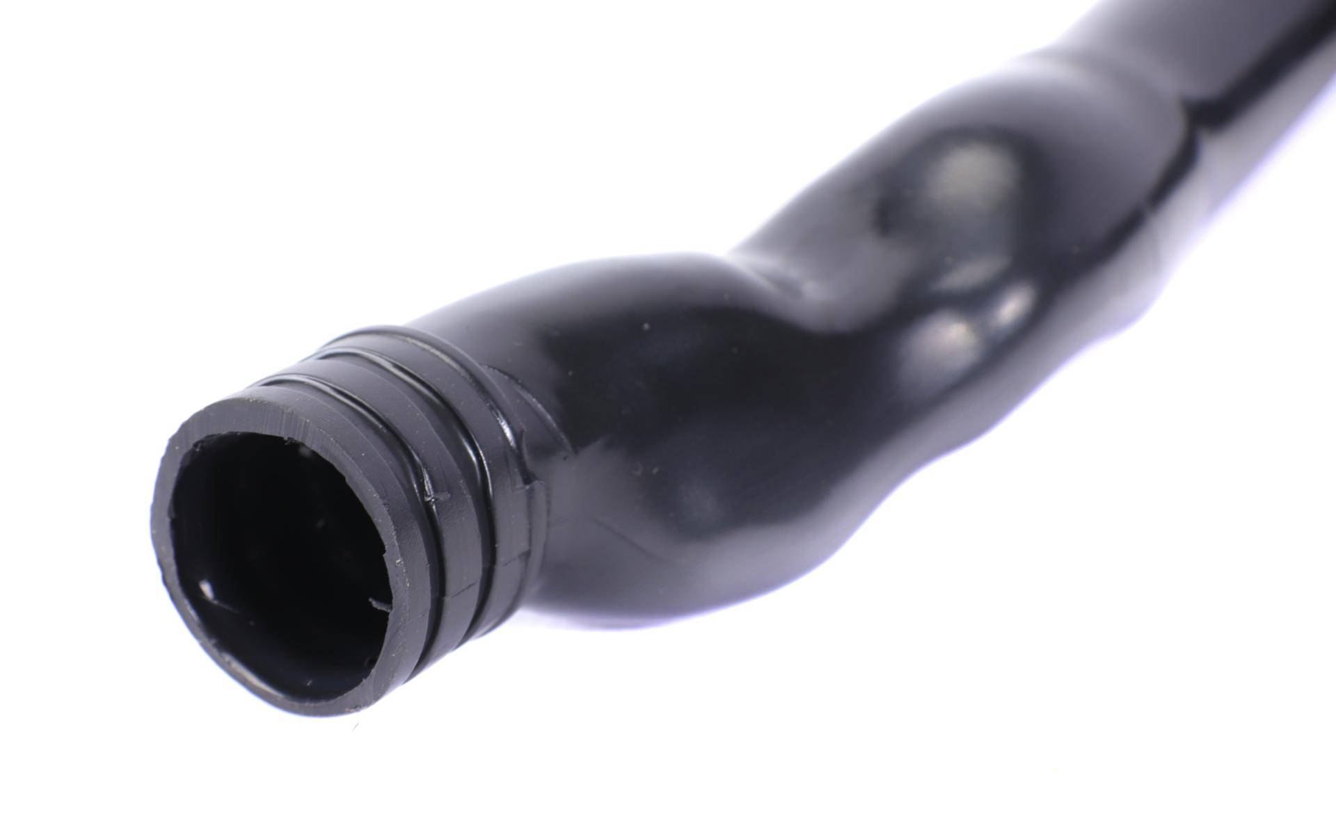 Патрубок вентиляції картера Skoda Octavia/VW Touareg/Passat 2.0FSI 04-13