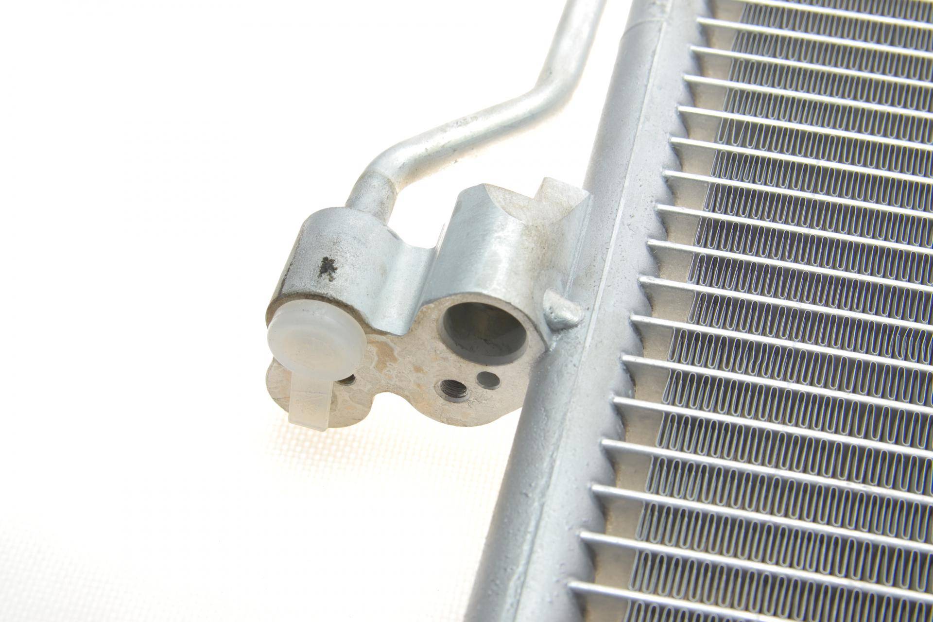 Радіатор кондиціонера BMW 5 (F10/F11)/7 (F01/F02/F03/F04) 09-18 N52/N53/N63