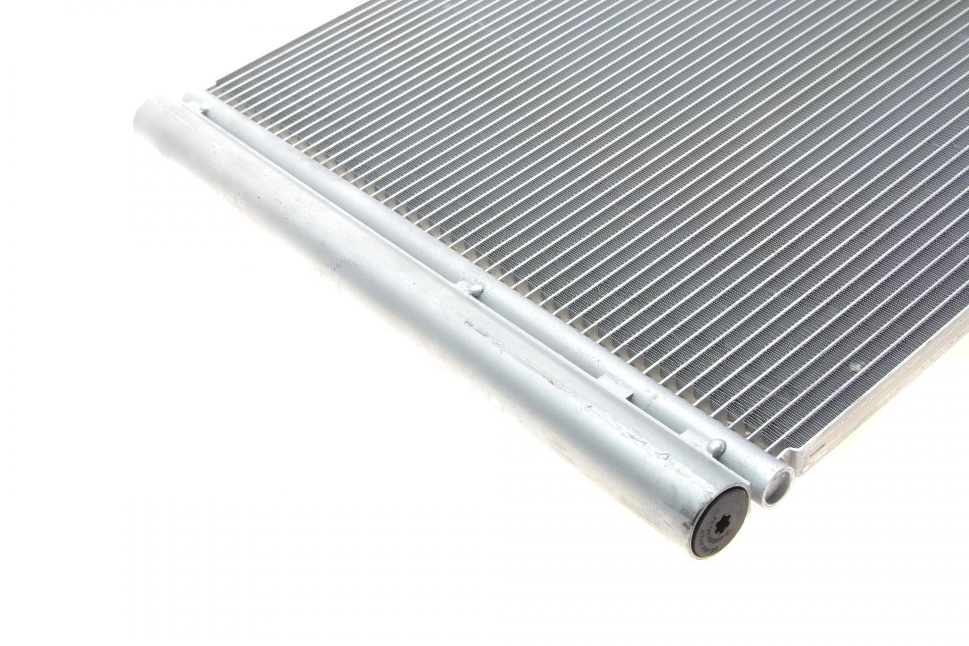 Радіатор кондиціонера BMW 5 (F10/F11)/7 (F01/F02/F03/F04) 09-18 N52/N53/N63