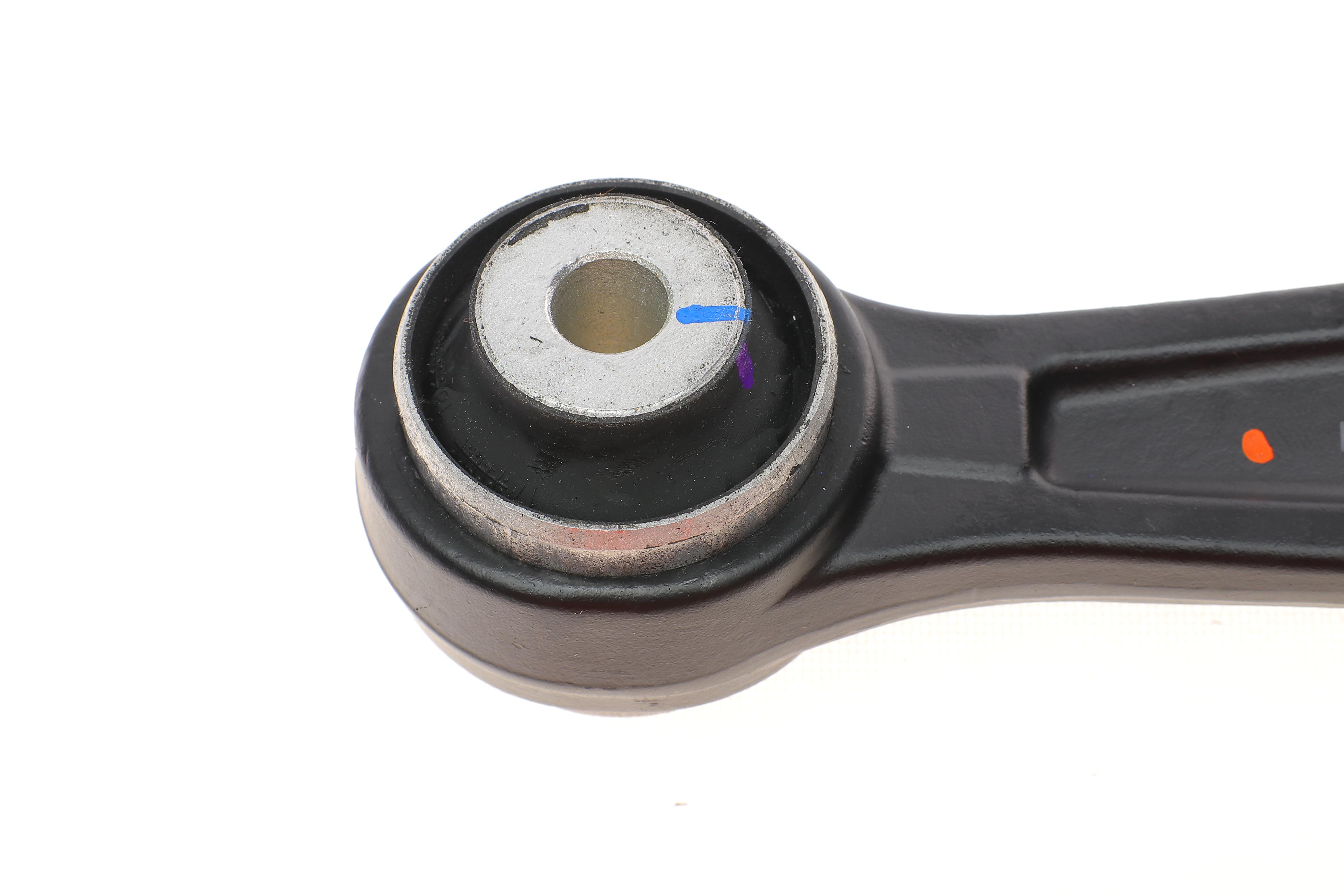 Важіль підвіски (передній/знизу) (R) BMW X5 (F15/F85) 13-18