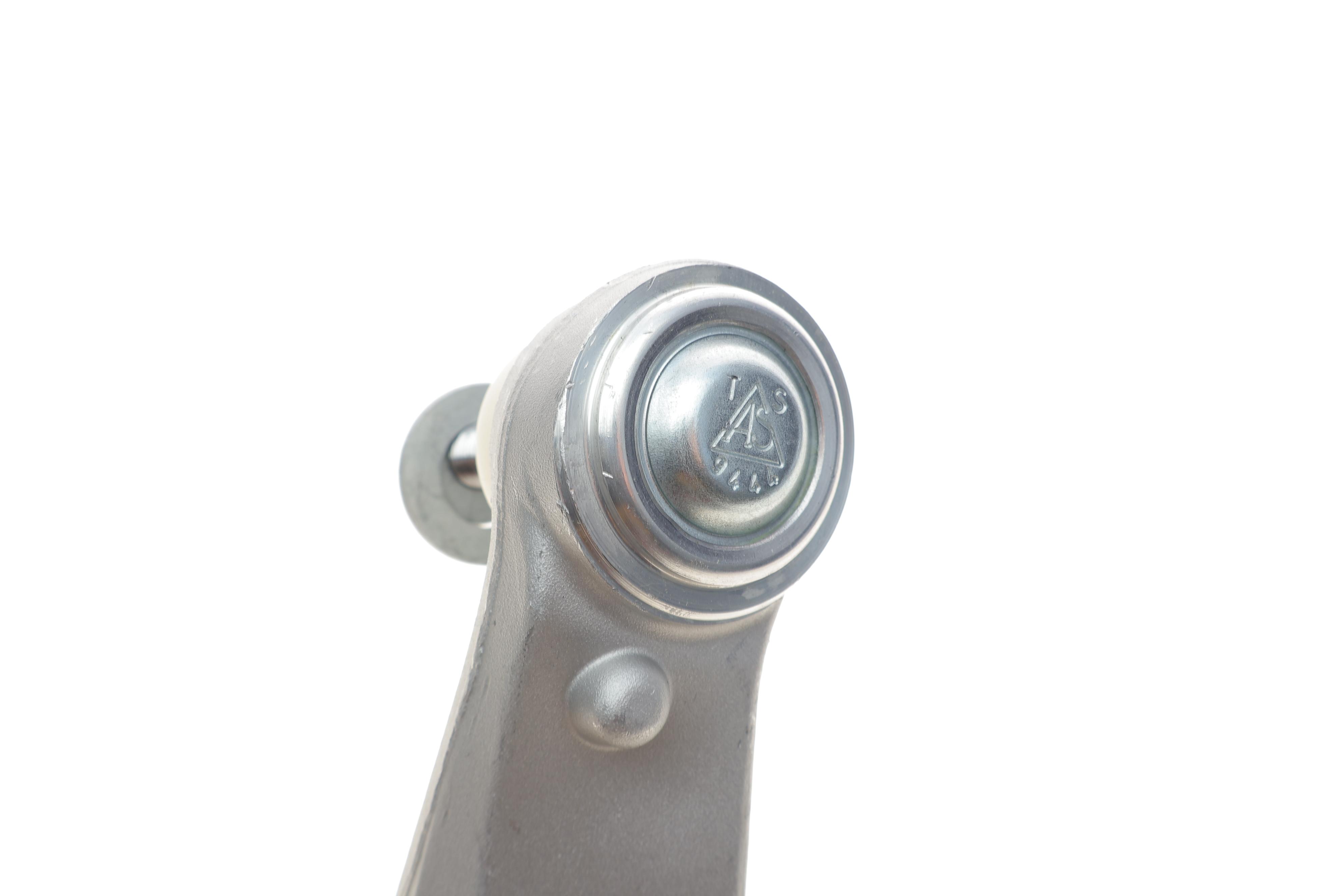 Важіль підвіски (передній/знизу) (R) Audi A4/A6/VW Passat 94-