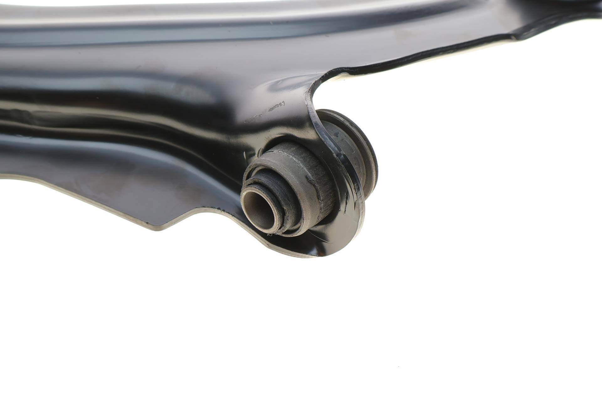 Важіль підвіски (передній/знизу) (L) Renault Megane II/Scenic II 02-/Captur I 13- (з кульовою)