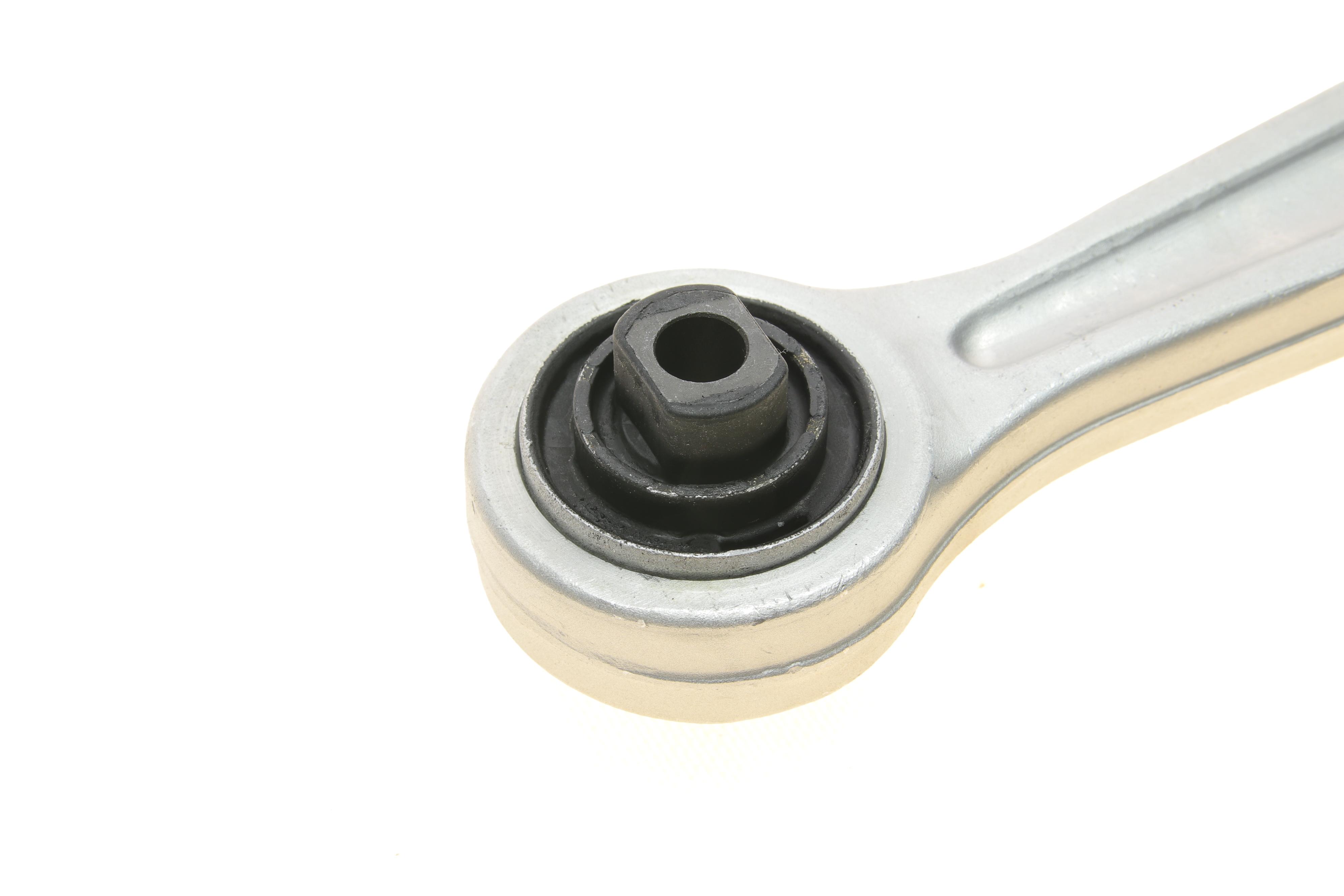 Важіль підвіски (передній/знизу) Audi A4/A6/VW Passat 1.6-4.2 97-09