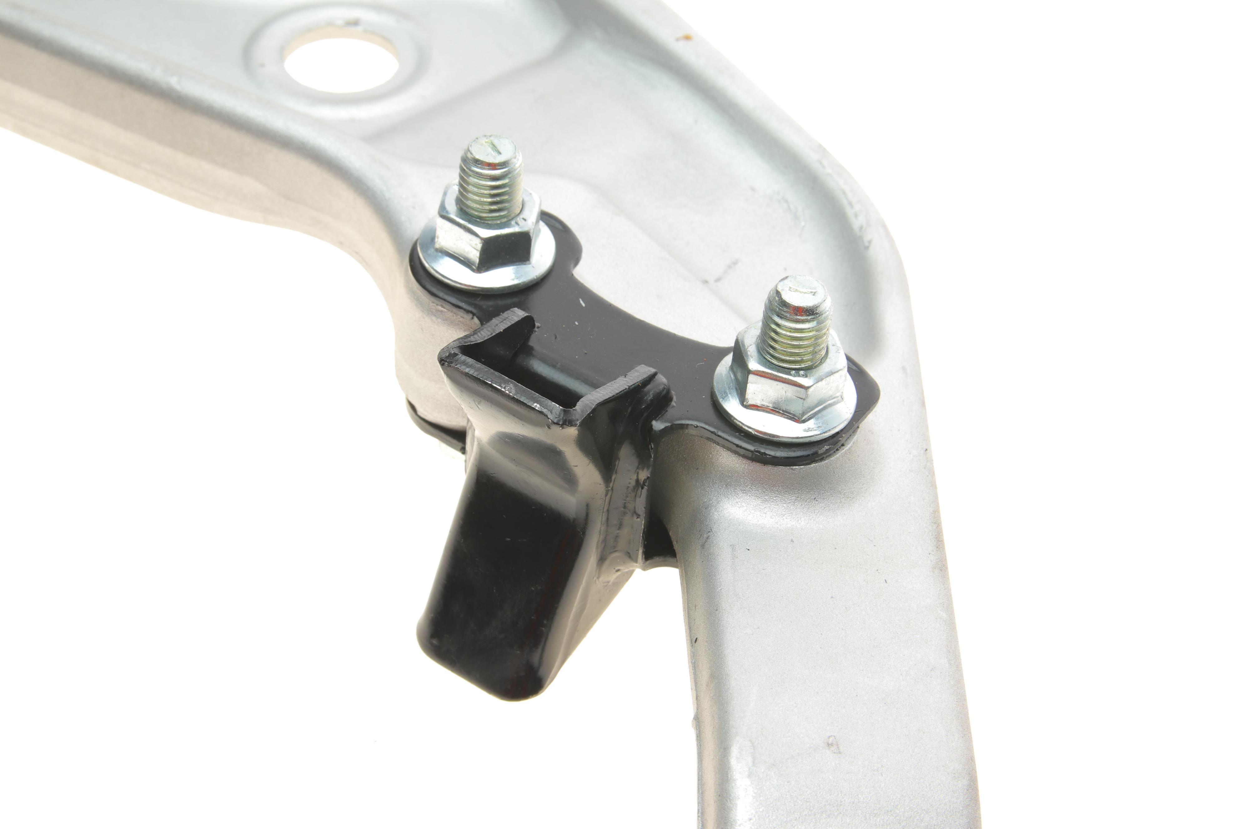 Важіль підвіски (передній) (L) Nissan X-Trail 01-13