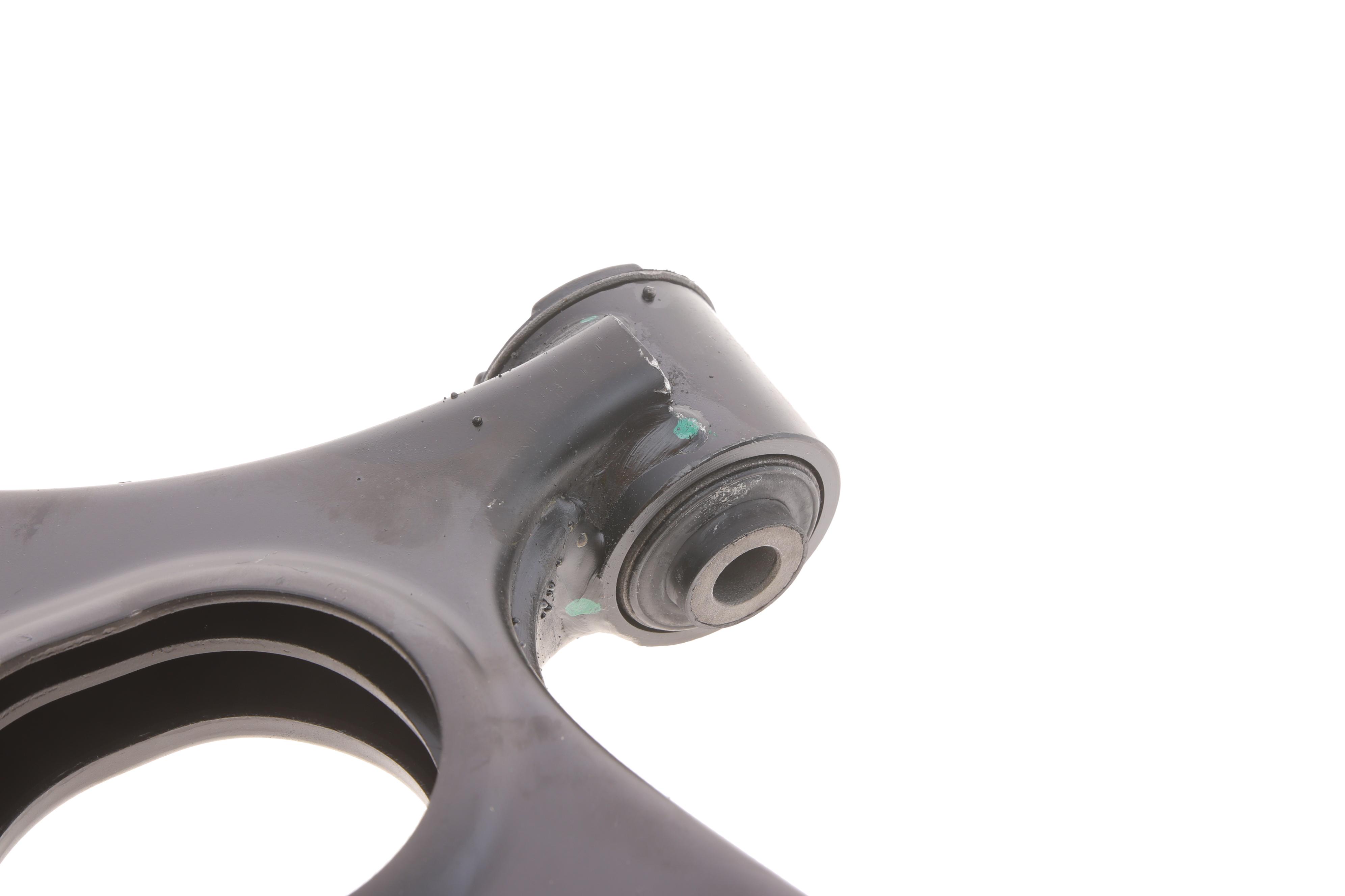 Важіль підвіски (передній/знизу) (R) Hyundai Santa Fe 12-