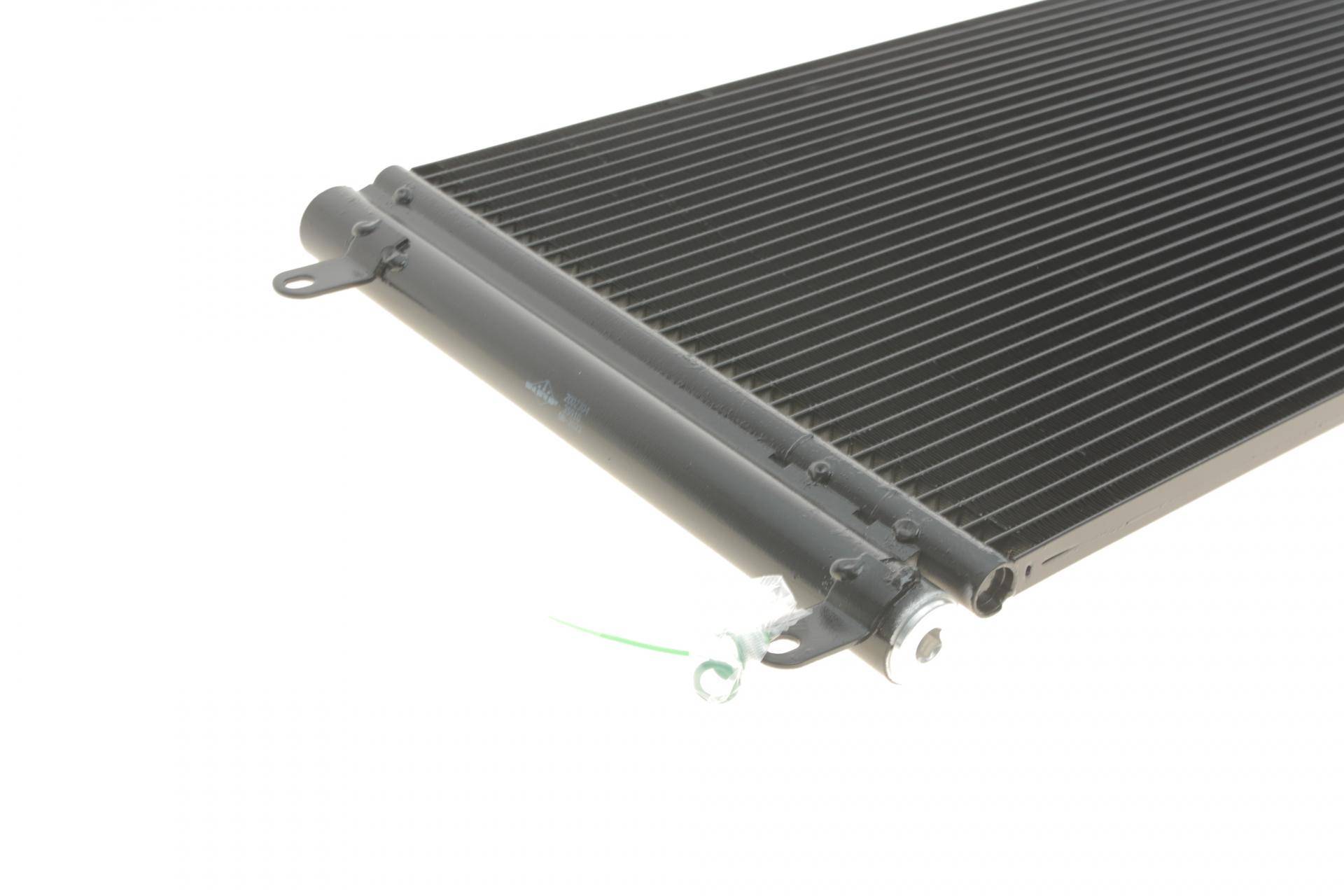 Радіатор кондиціонера Audi A1/VW Polo 09-18