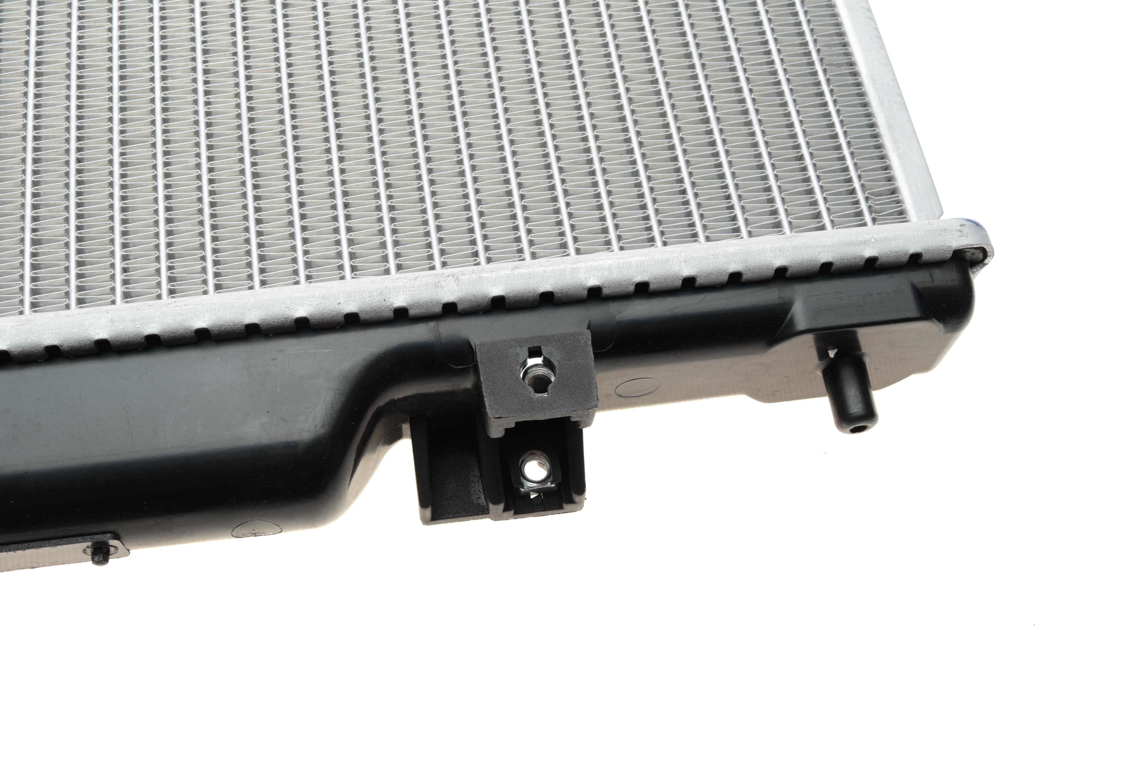 Радіатор охолодження Mazda 6 2.0/2.5 12-