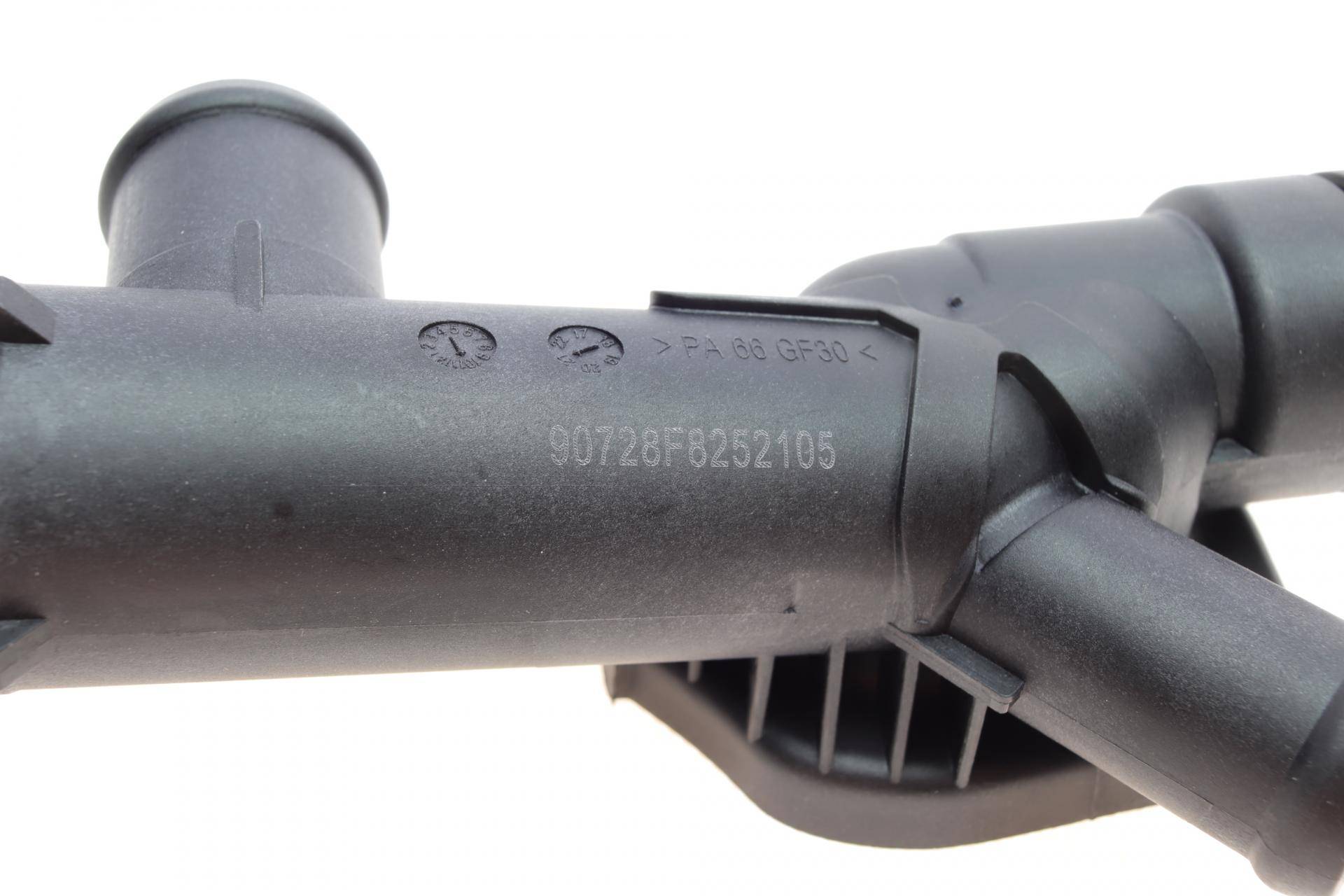 Фланець системи охолодження VW T5 2.0TDI 09-16