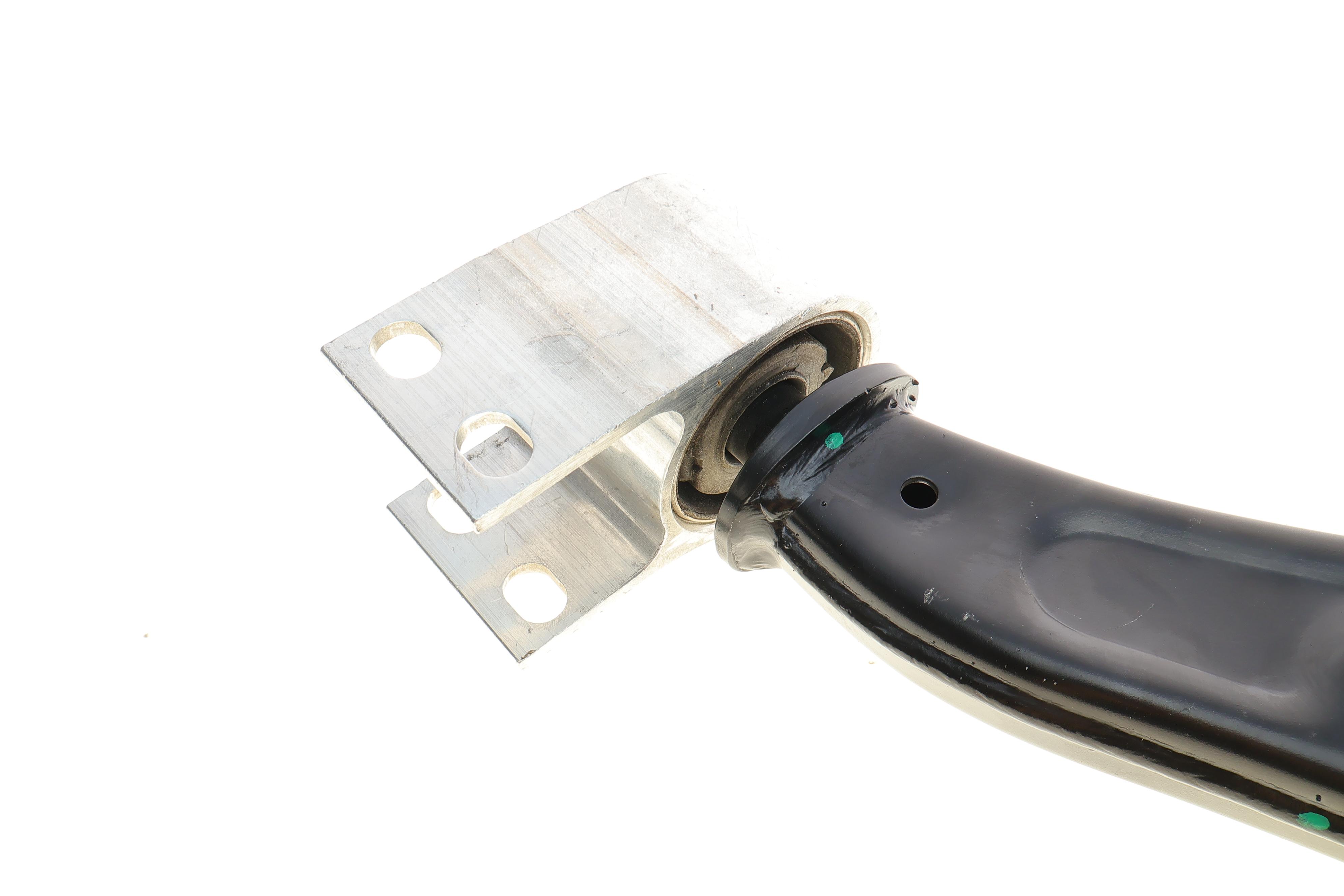 Важіль підвіски (передній/знизу) (R) Opel Insignia 17-