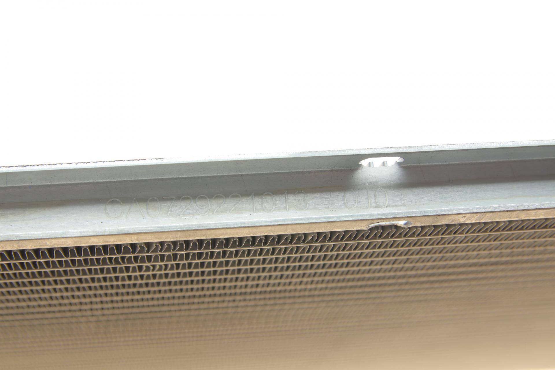 Радіатор кондиціонера (з осушувачем) Mitsubishi Outlander 2.0/2.4 02-06