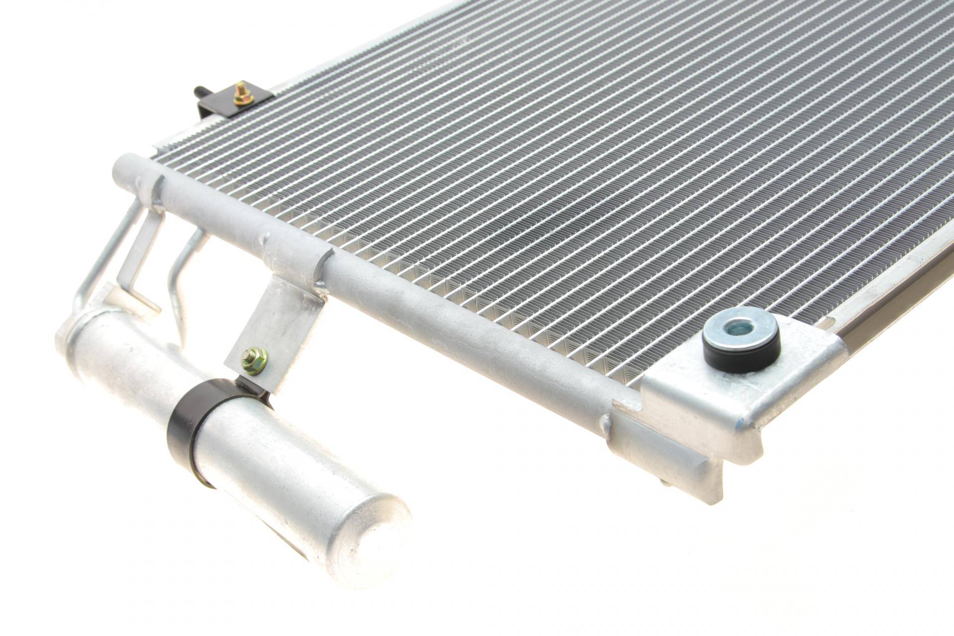 Радіатор кондиціонера (з осушувачем) Mitsubishi Outlander 2.0/2.4 02-06