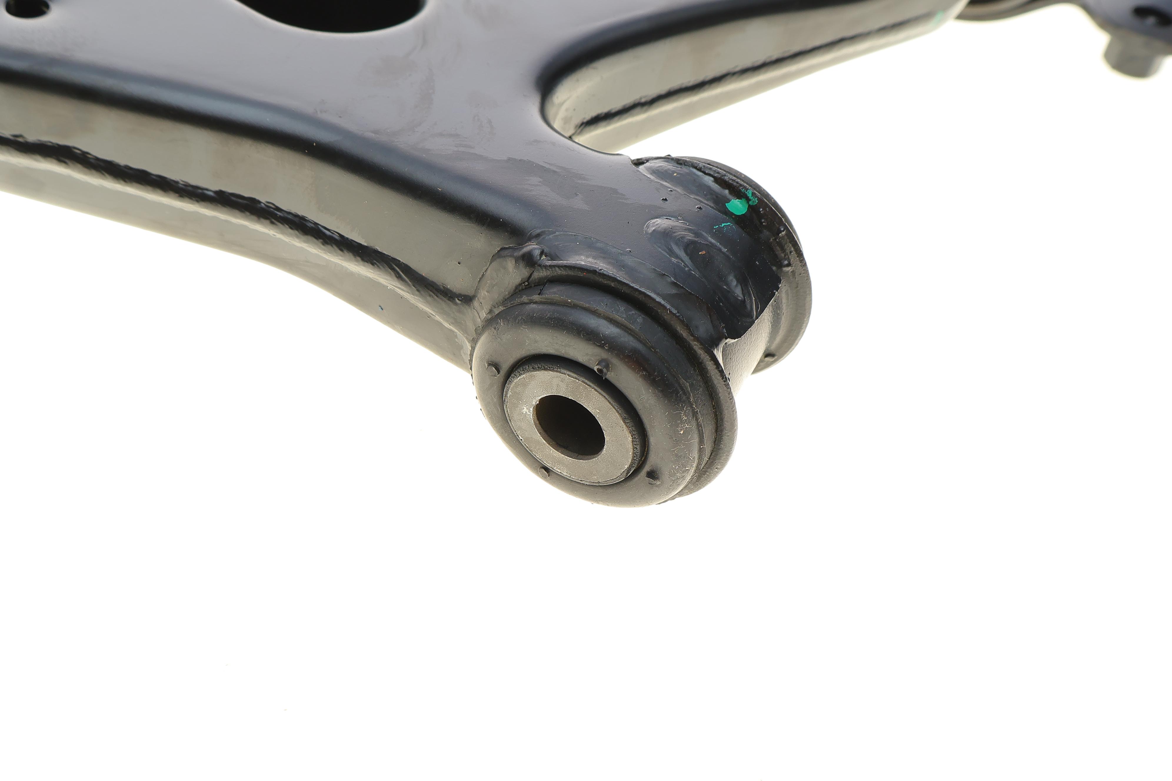 Важіль підвіски (передній/знизу) (L) Ford C-Max 07-10/Focus/Volvo C30/C70/S40/V50 04-12 (з кульовою)