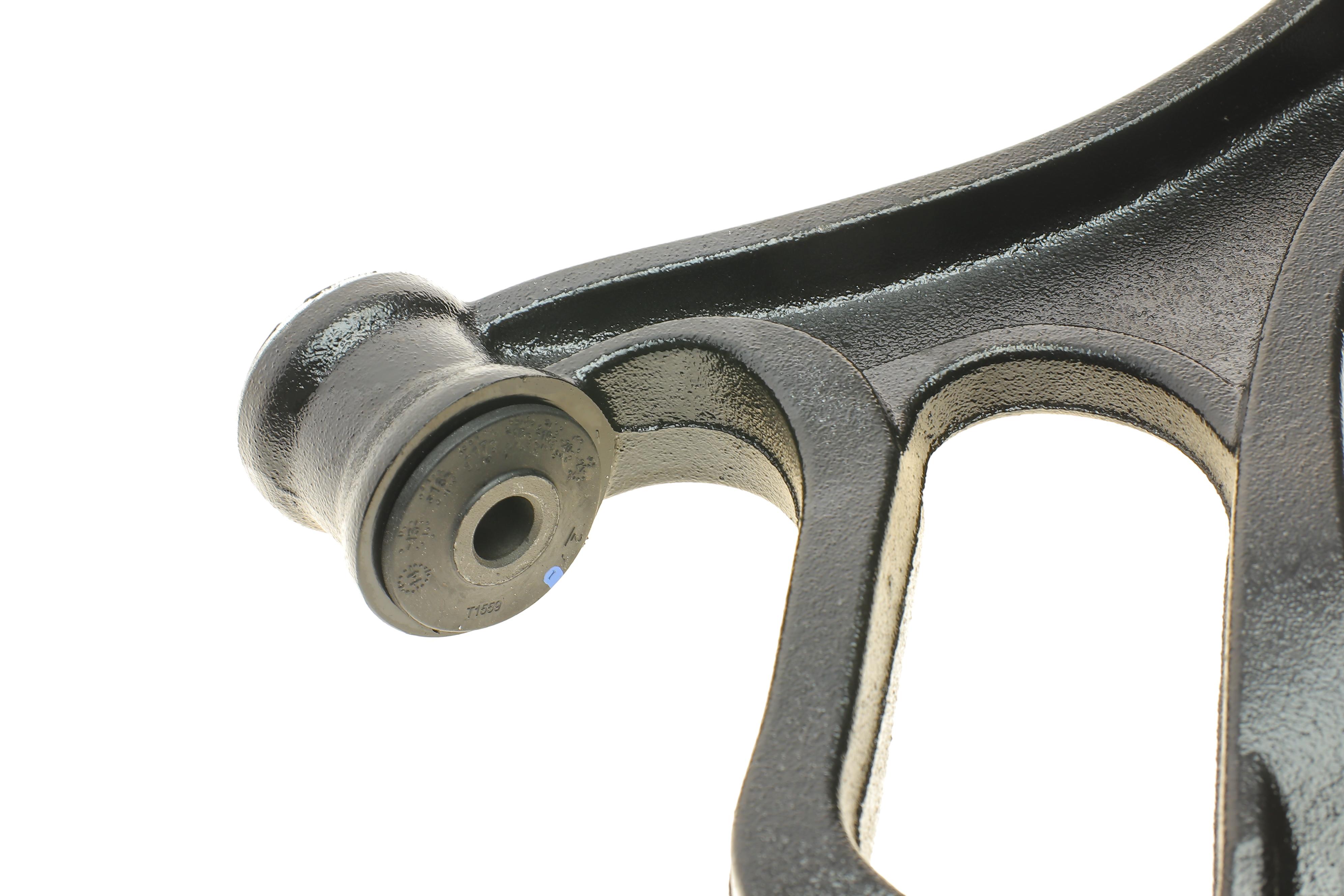 Важіль підвіски (передній/знизу) (R) Porsche Cayenne/VW Touareg 2.5TDI-6.0 02-