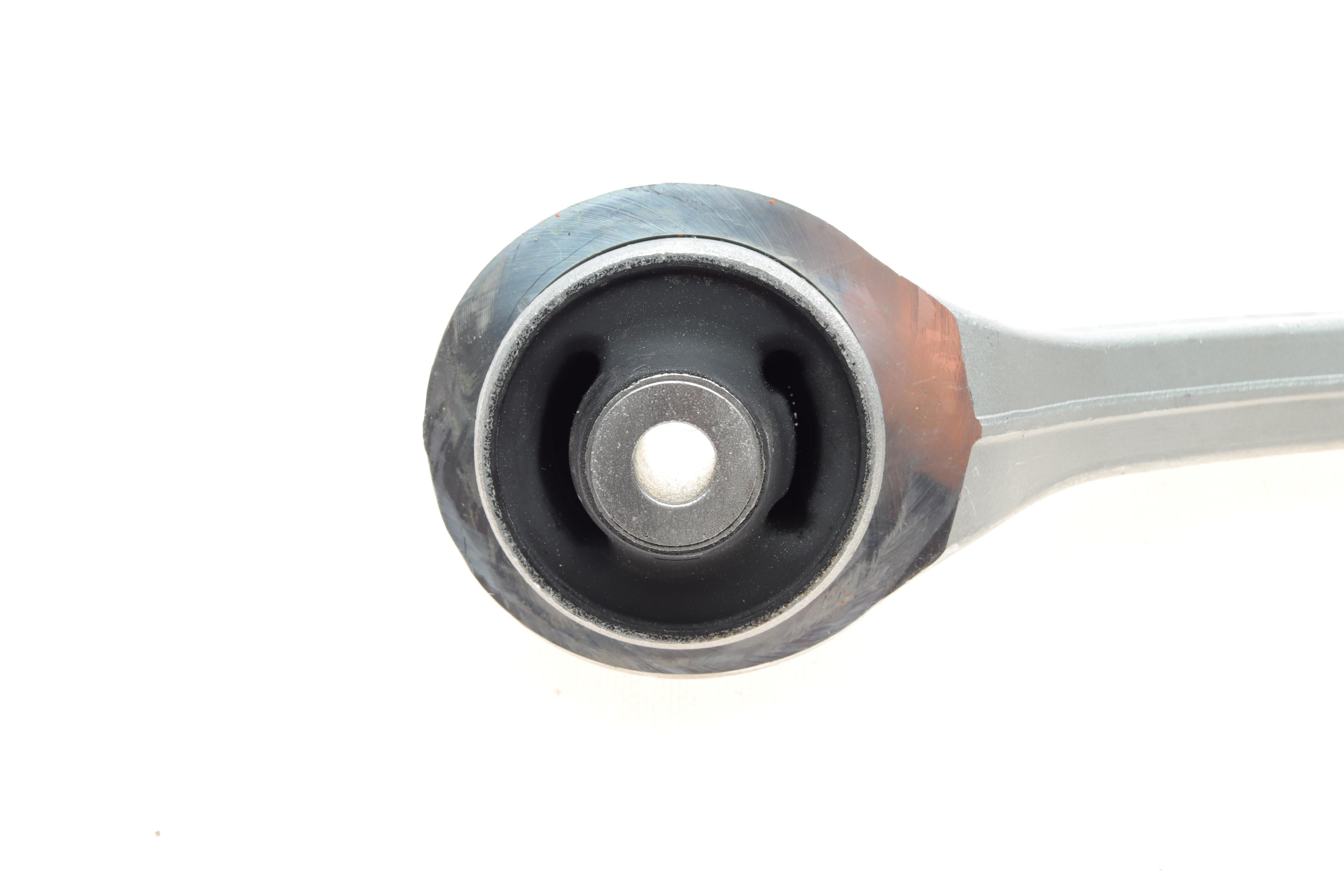 Важіль підвіски (передній/знизу) (L) Audi A4/A6/VW Passat 94-