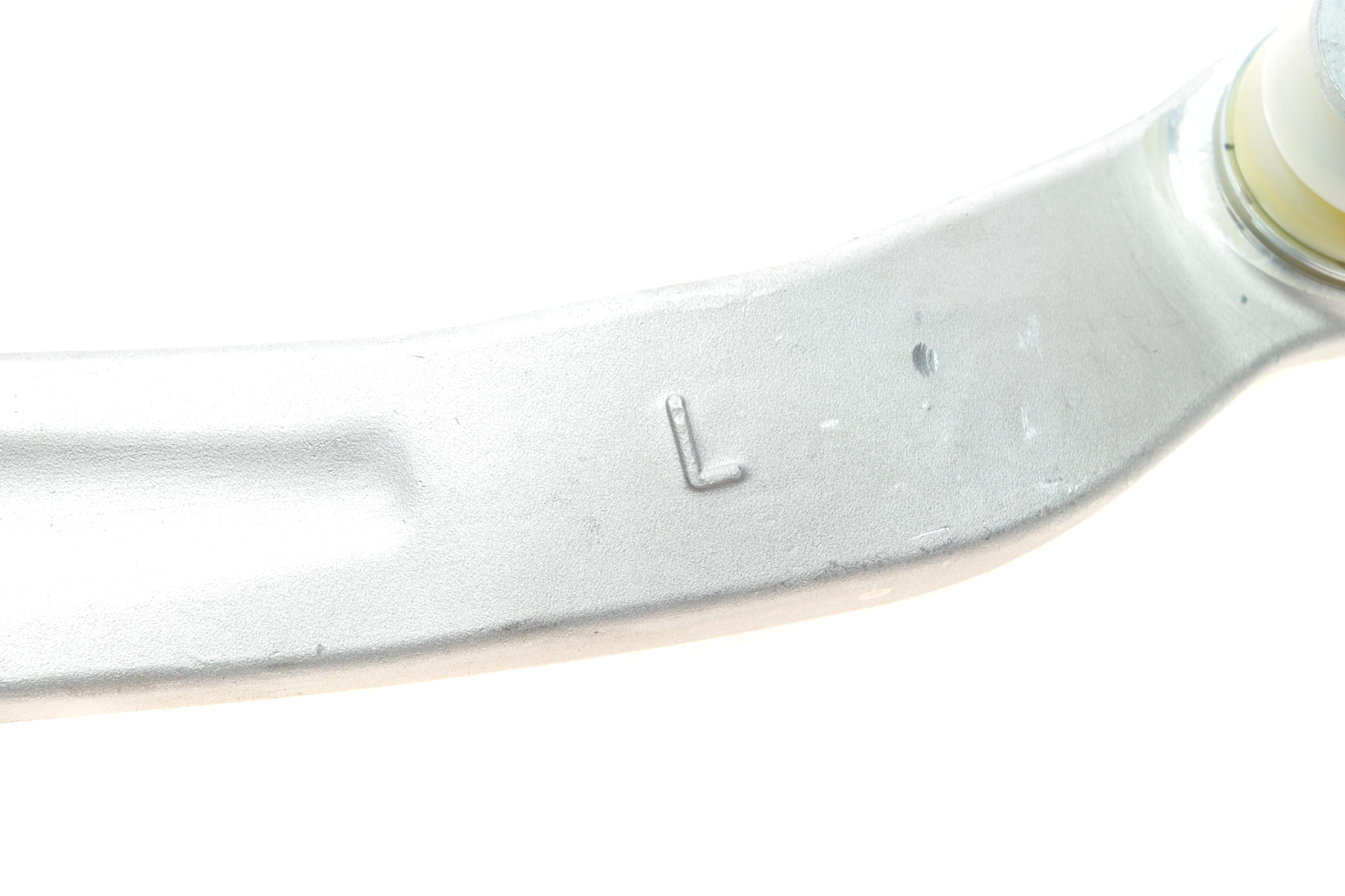 Важіль підвіски (передній/знизу) (L) Audi A4/A6/VW Passat 94-