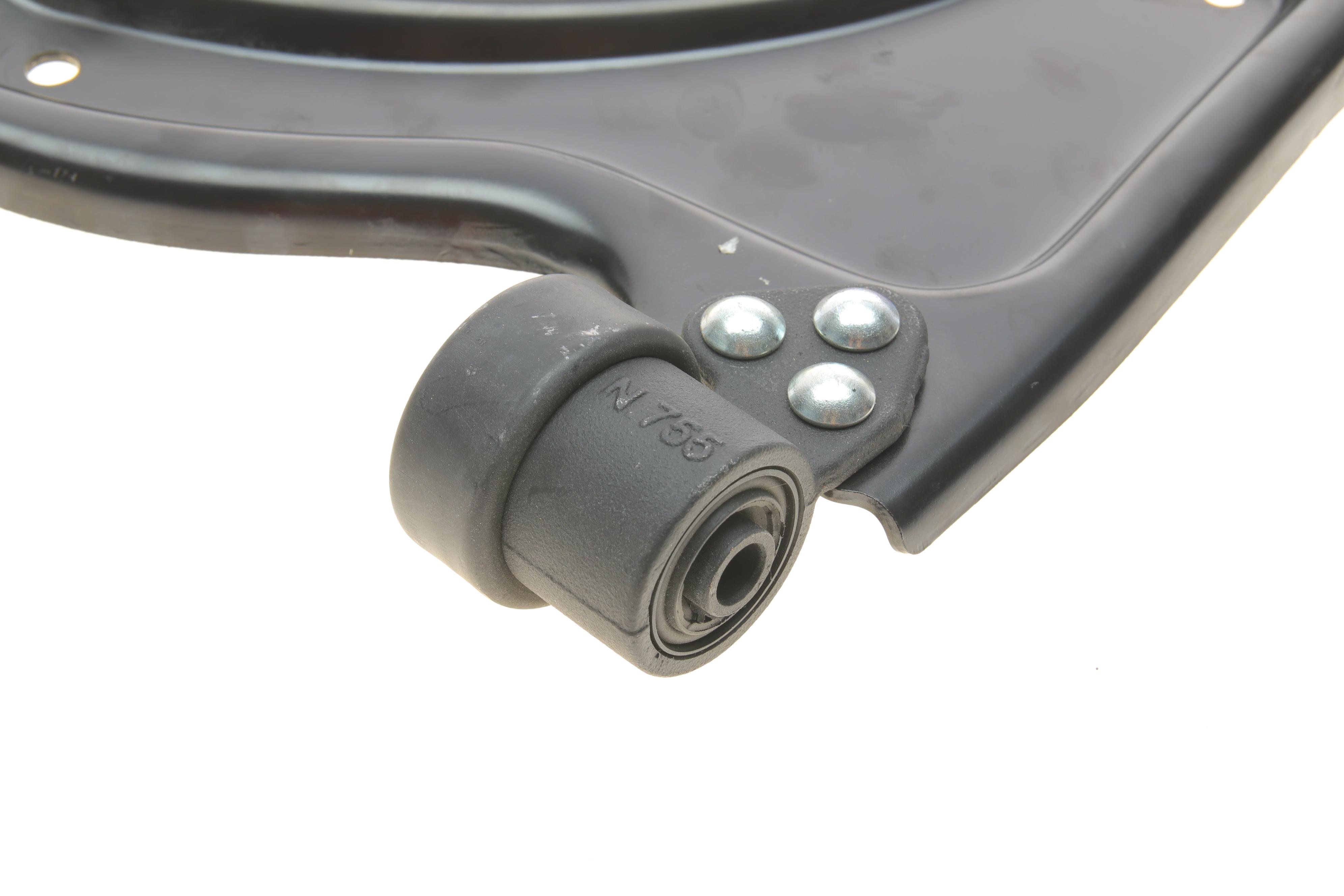 Важіль підвіски (передній/знизу) (L) Opel Combo 01-/Corsa C 00-09/Tigra 04-10