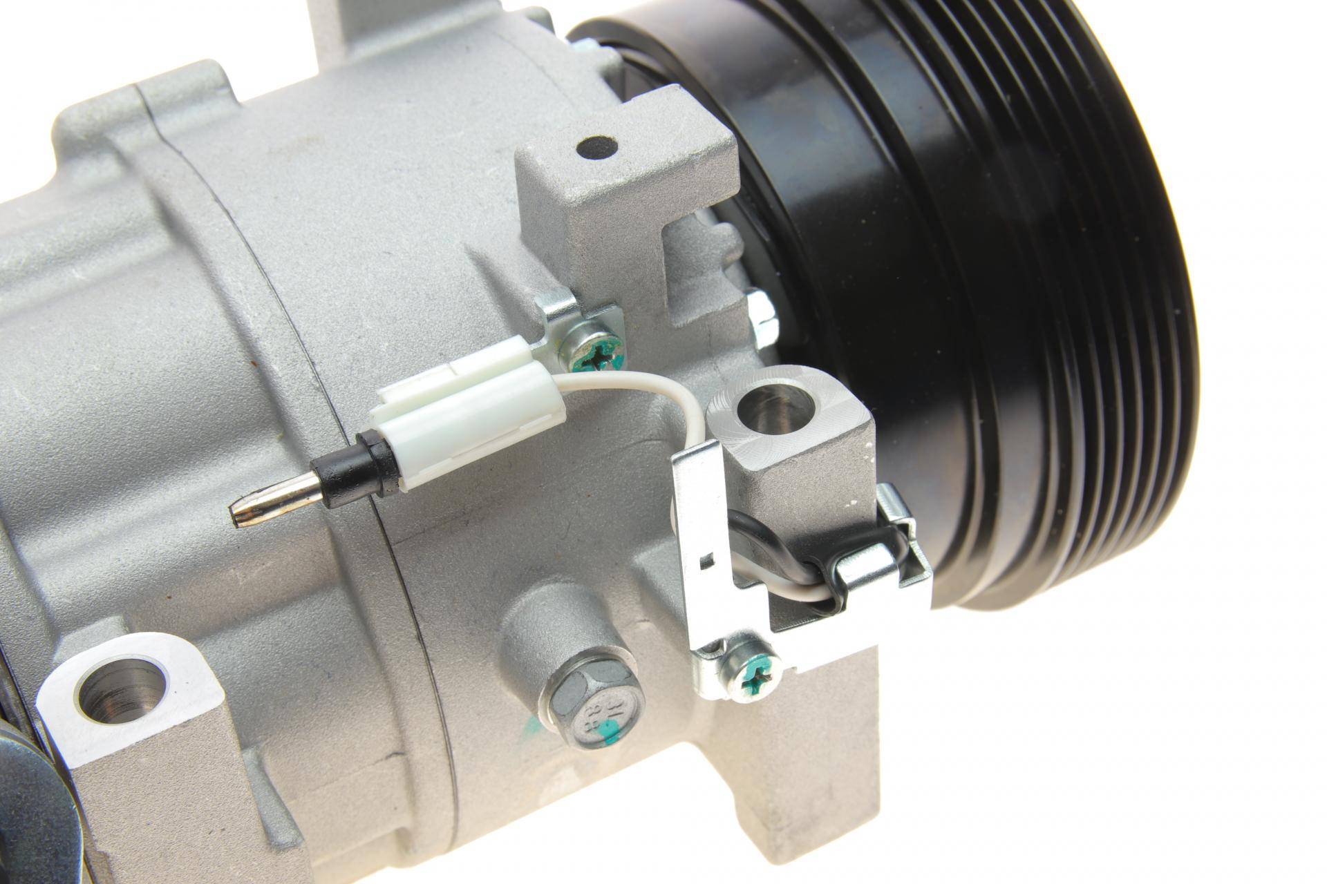 Компресор кондиціонера Dacia Logan 04-/Renault Sandero 08-/Duster 1.5/1.6/1.5DCI/1.6DCI 10-18