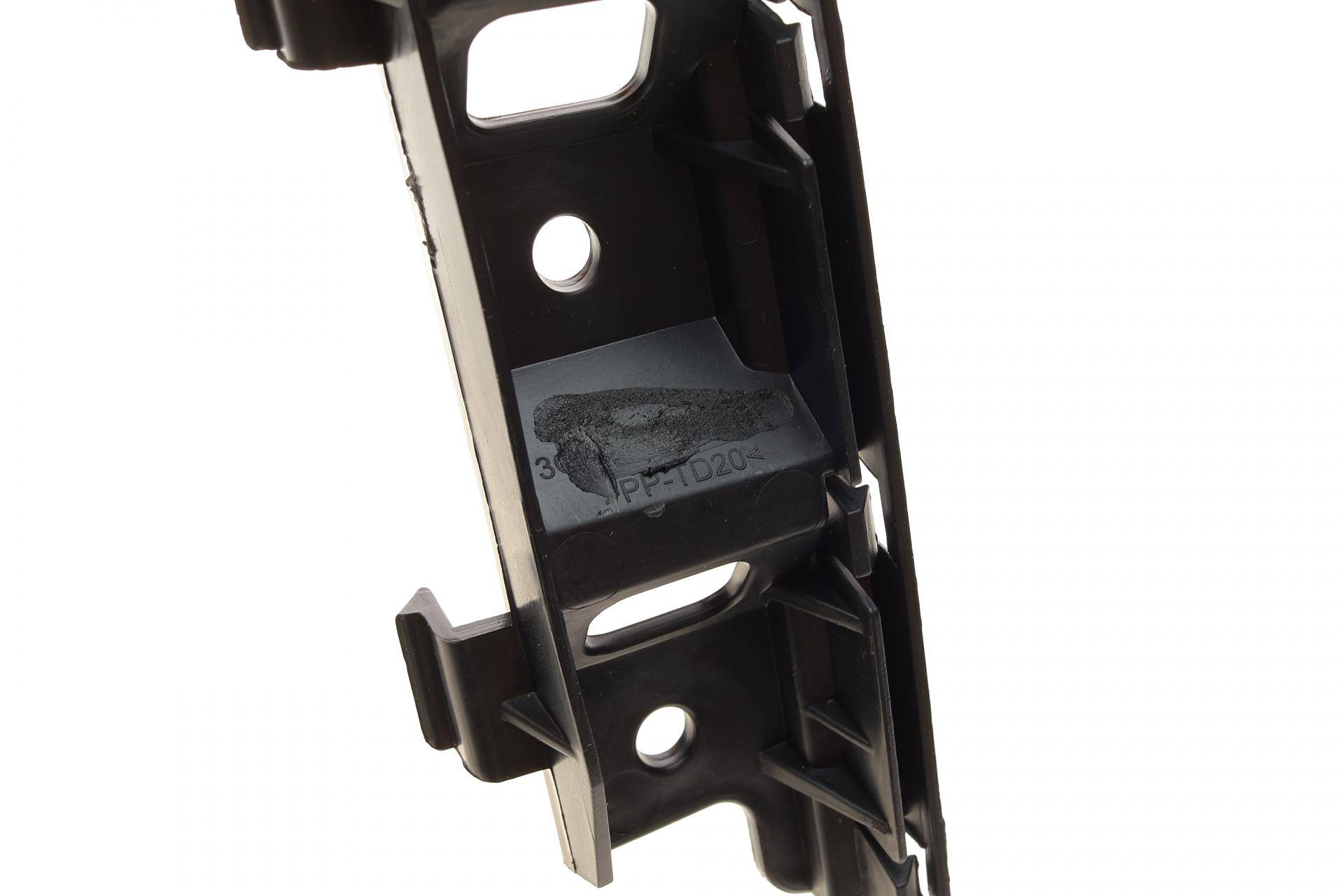 Кронштейн кріплення бампера (переднього/L) VW Passat 05-10