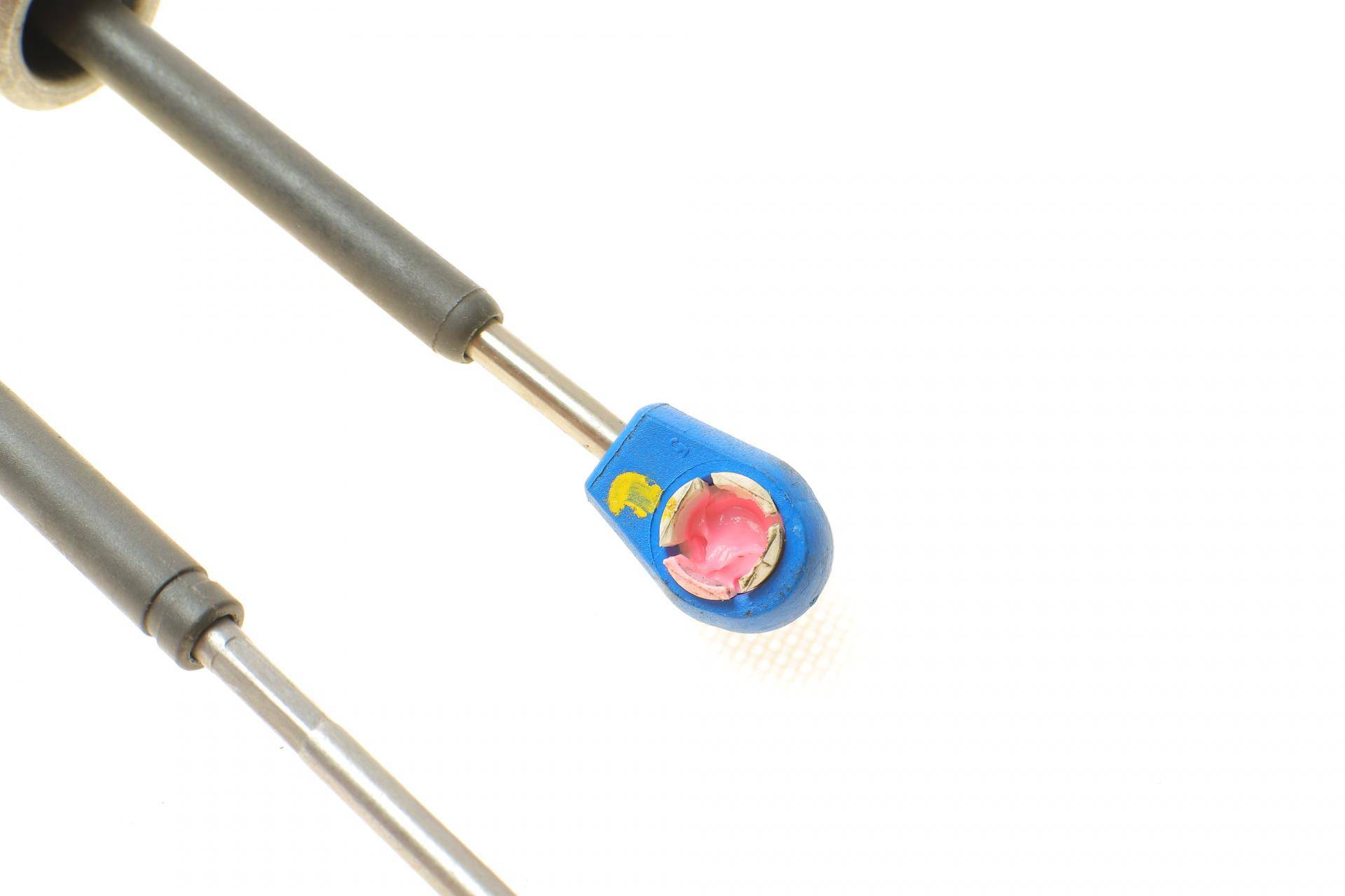 Трос ручника (задній) Citroen C4 09- (1330+1262mm)