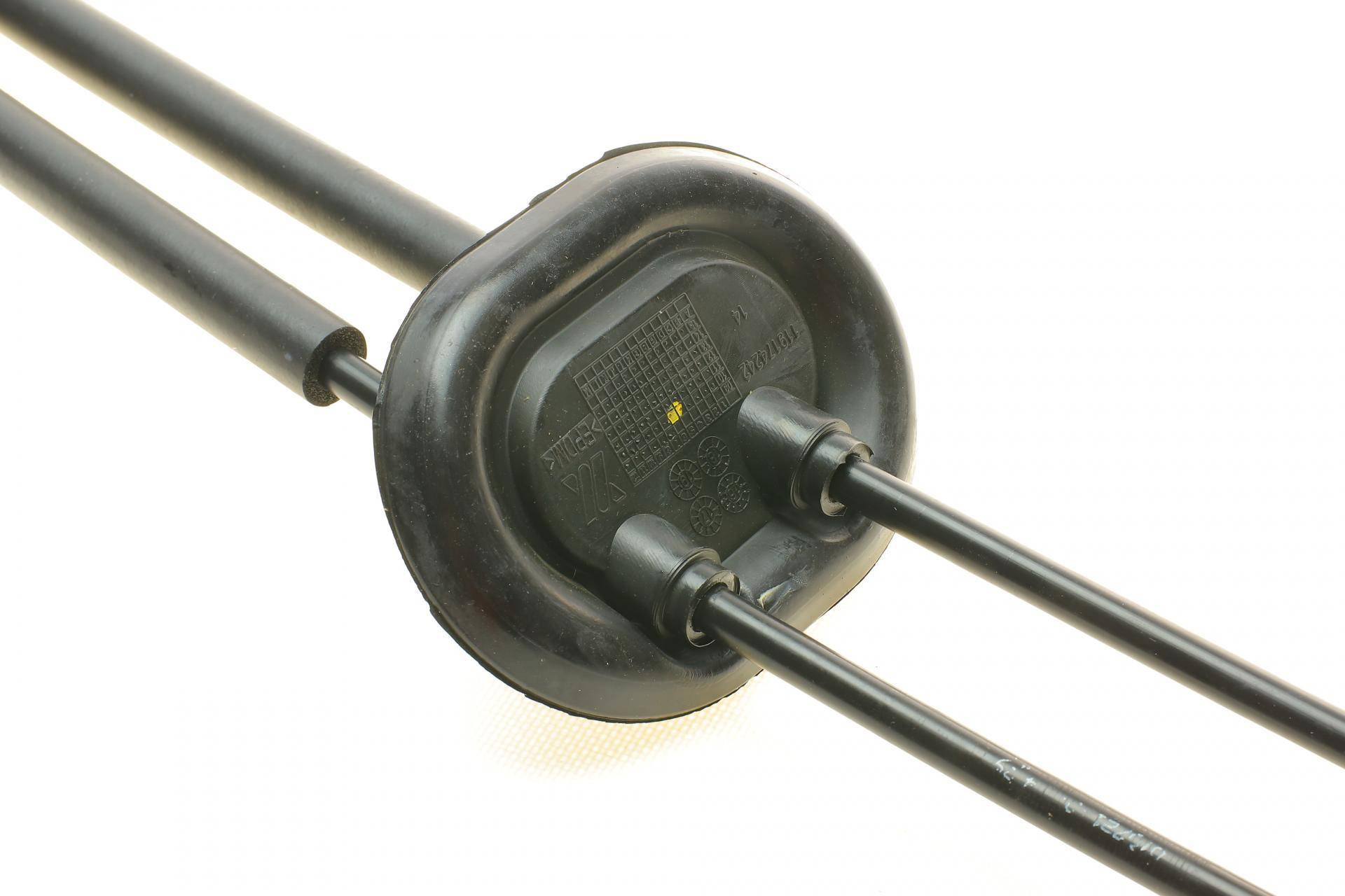 Трос ручника (задній) Citroen C4 09- (1330+1262mm)