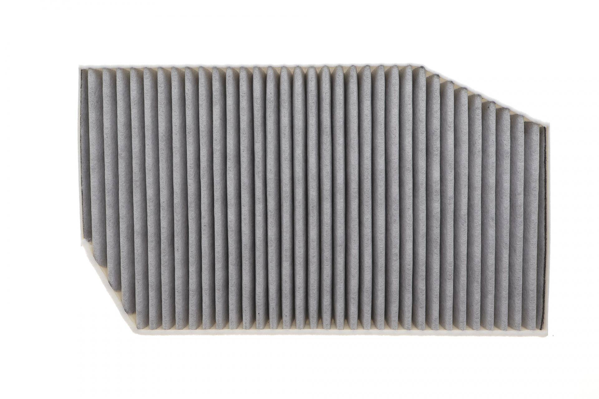 Фільтр салону BMW 5 (G60/G90/G68)/7 (G70) 22--(вугільний)