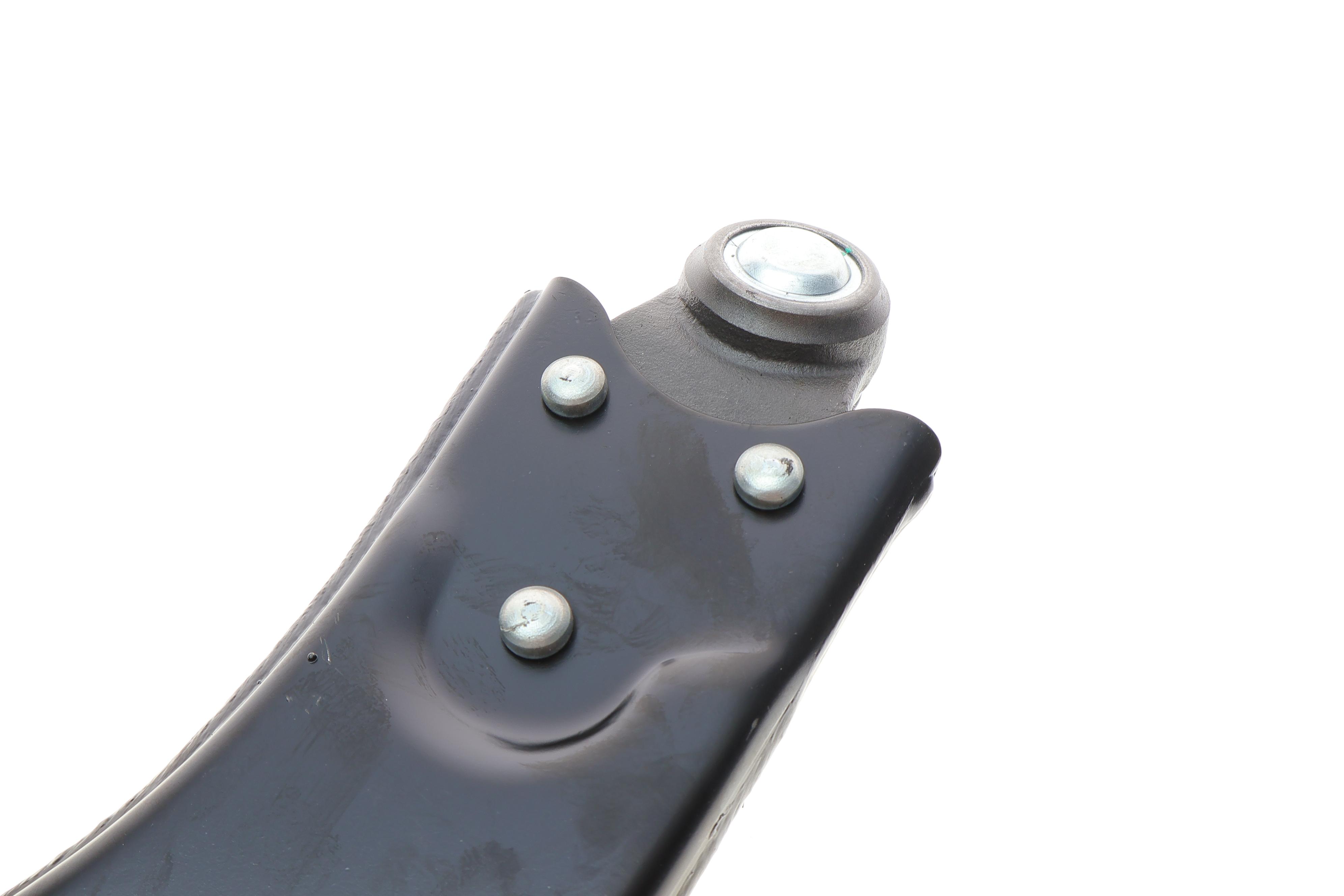 Важіль підвіски (передній/знизу) (R) Ford C-Max 07-10/Focus/Volvo C30/C70/S40/V50 04-12 (з кульовою)