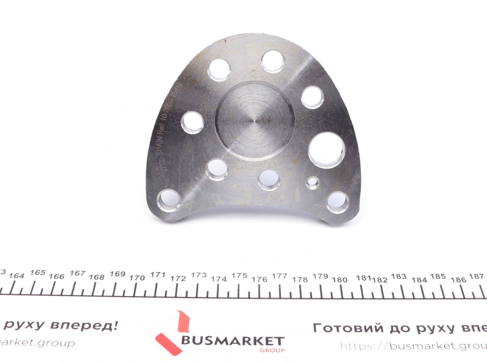 Кулак поворотний (цапфа) VW Passat 84-97 (R) (задній)