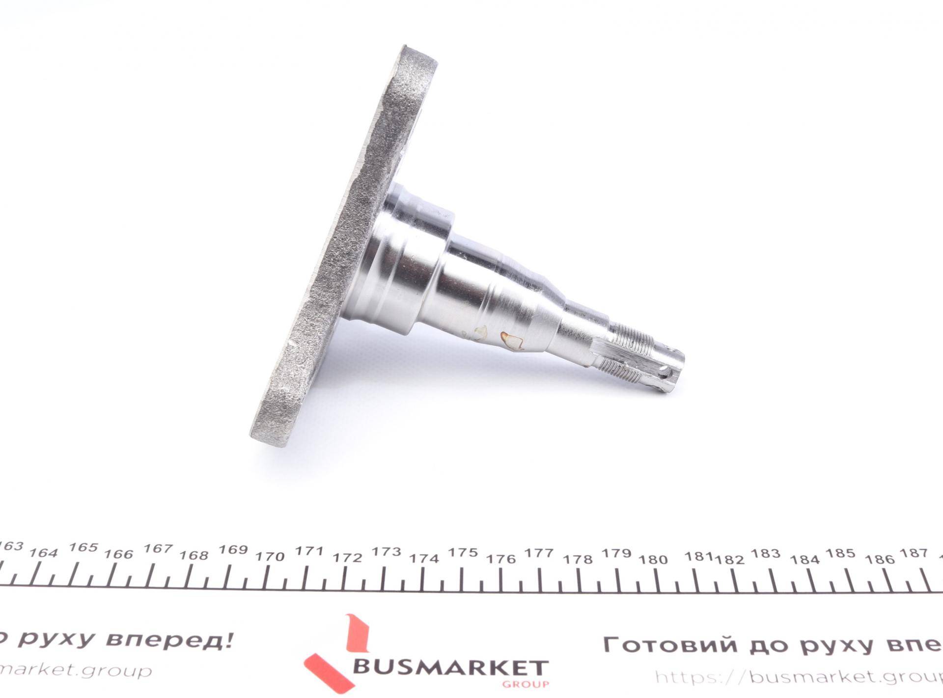 Кулак поворотний (цапфа) VW Passat 84-97 (R) (задній)