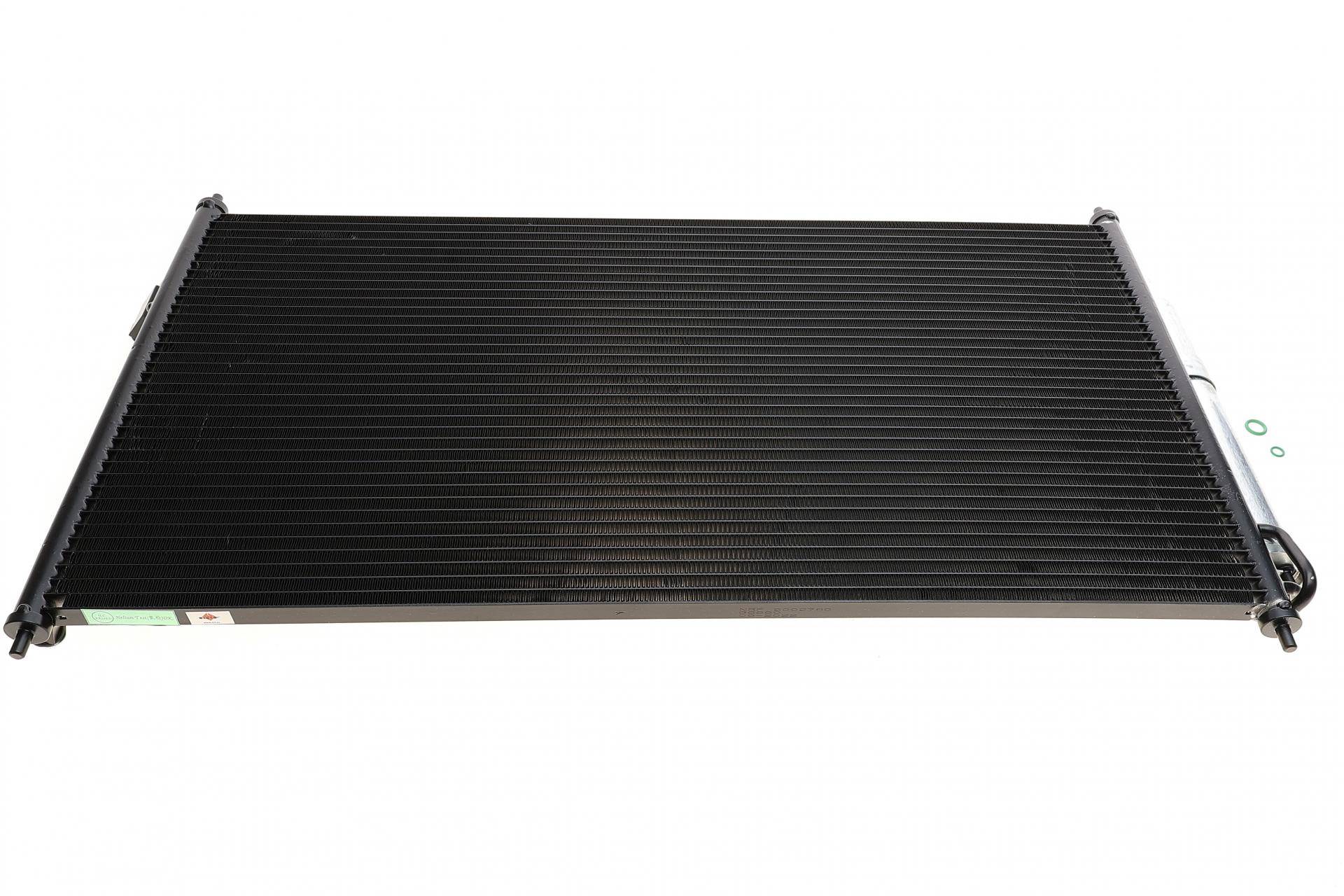 Радіатор кондиціонера (з осушувачем) Nissan  X-Trail 2.0/2,5/2,2D 01-13