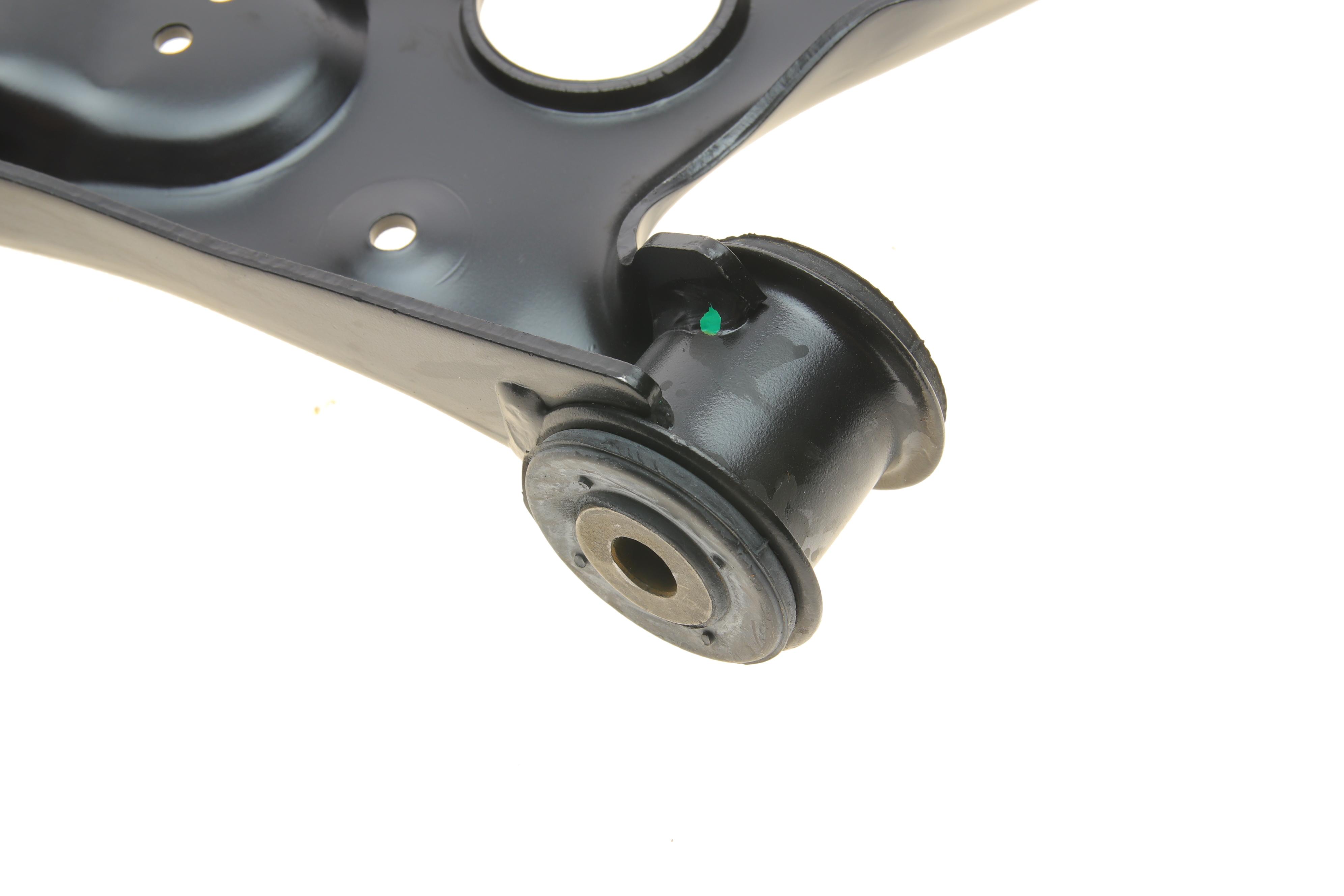 Важіль підвіски (передній/знизу) (L) VW Passat 05-14/Tiguan 07-18/CC 11-16