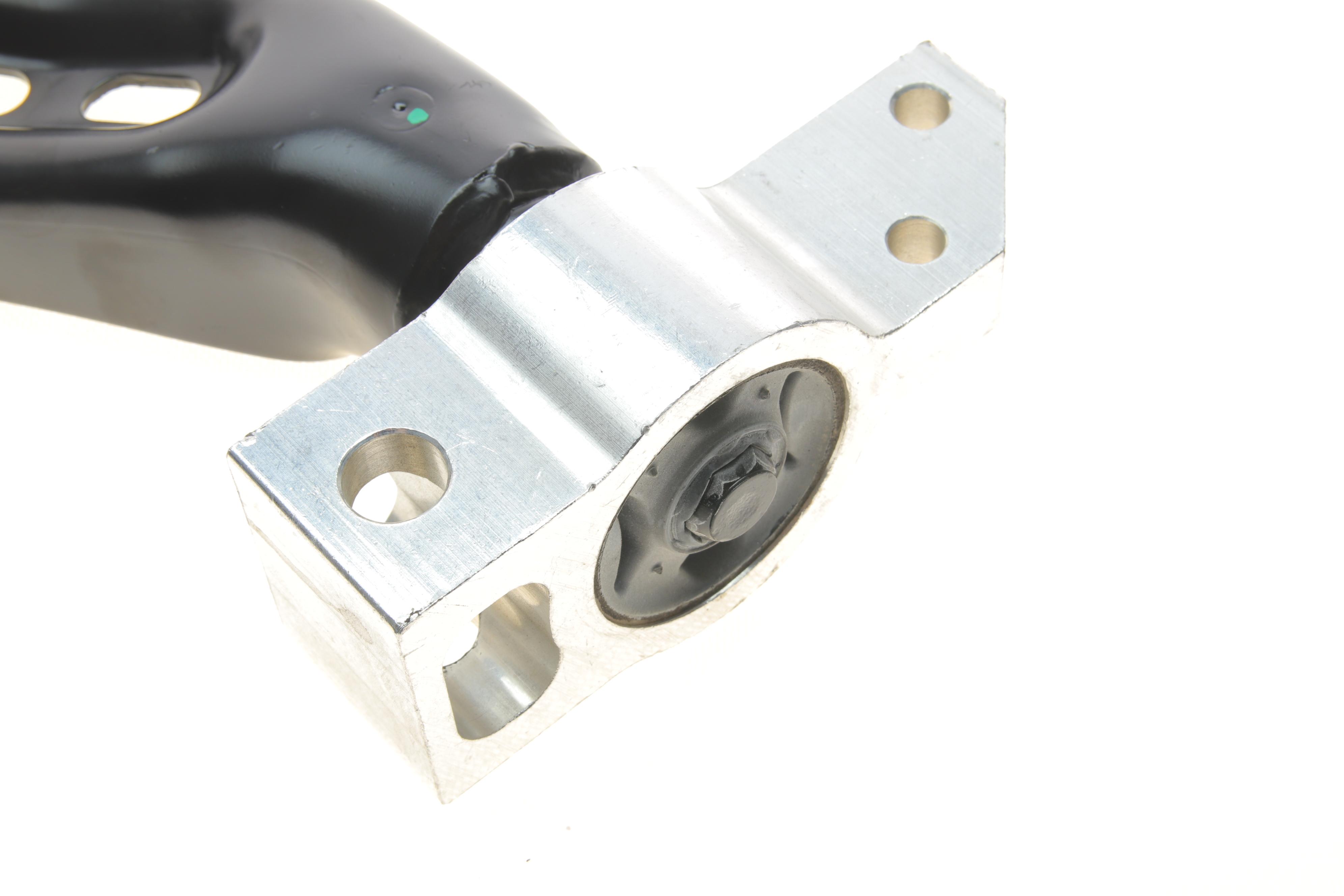 Важіль підвіски (передній/знизу) (L) VW Passat 05-14/Tiguan 07-18/CC 11-16