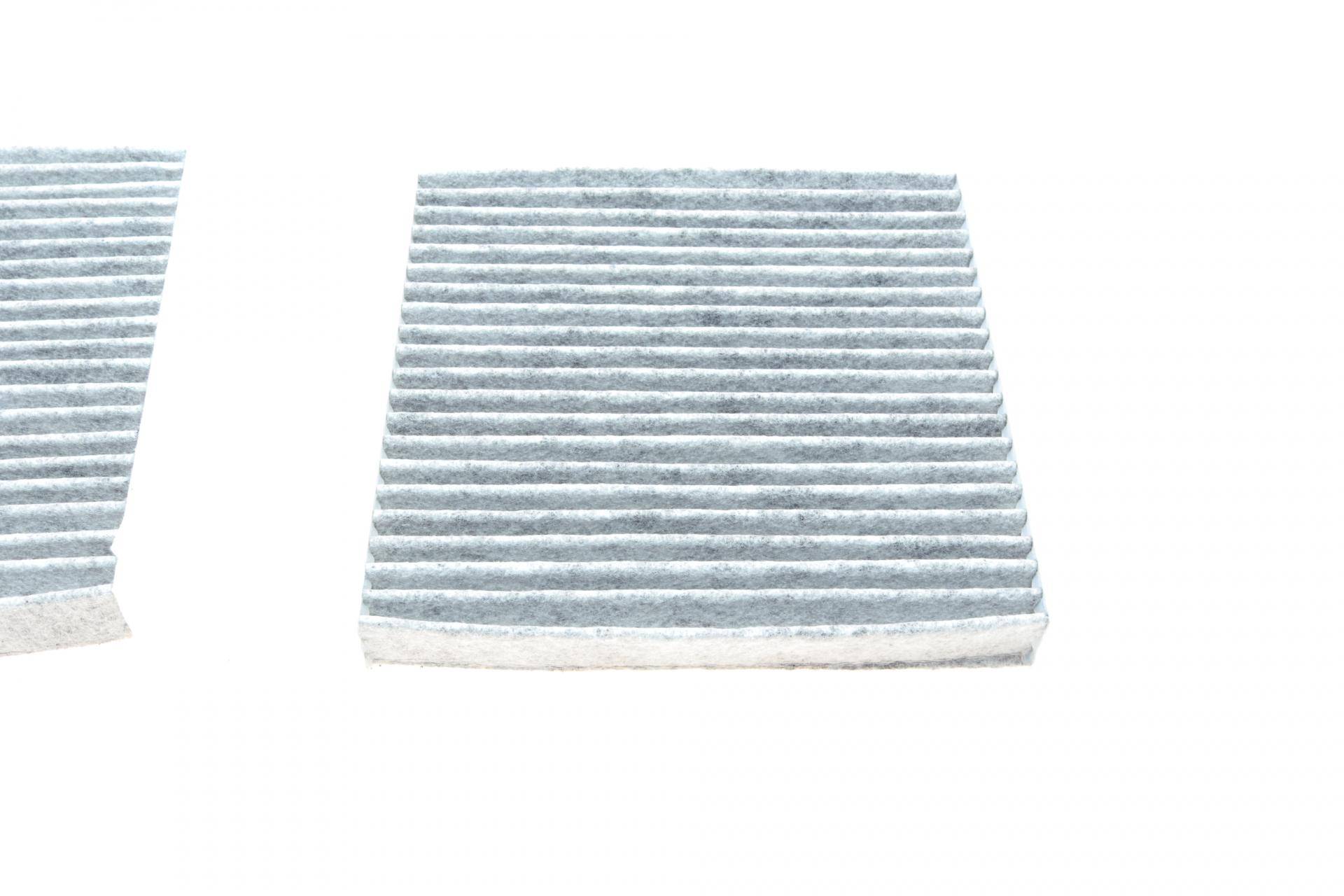 Фільтр салону BMW X3 (F25)/X4 (F26) 10-18 (вугільний) (к-кт 2 шт.)