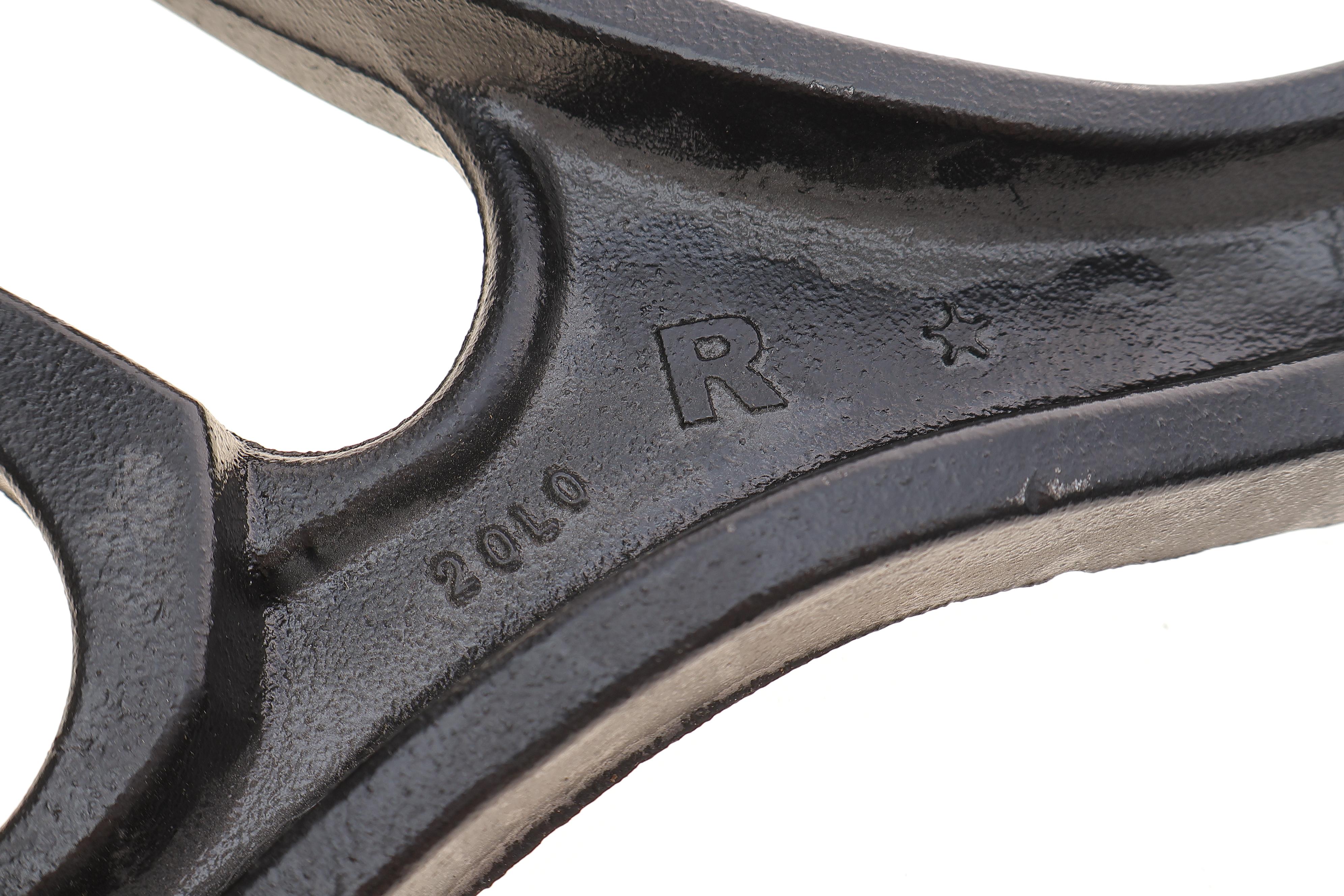 Важіль підвіски (передній/знизу) (R) Porsche Cayenne/VW Touareg 2.5TDI-6.0 02-