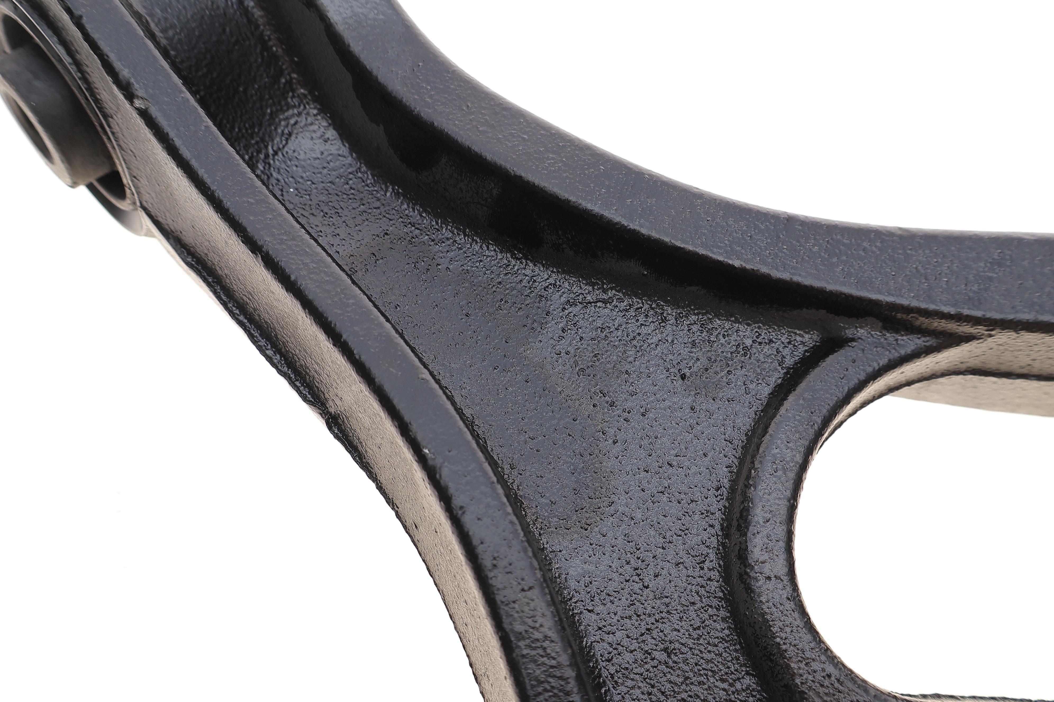 Важіль підвіски (передній/знизу) (R) Porsche Cayenne/VW Touareg 2.5TDI-6.0 02-