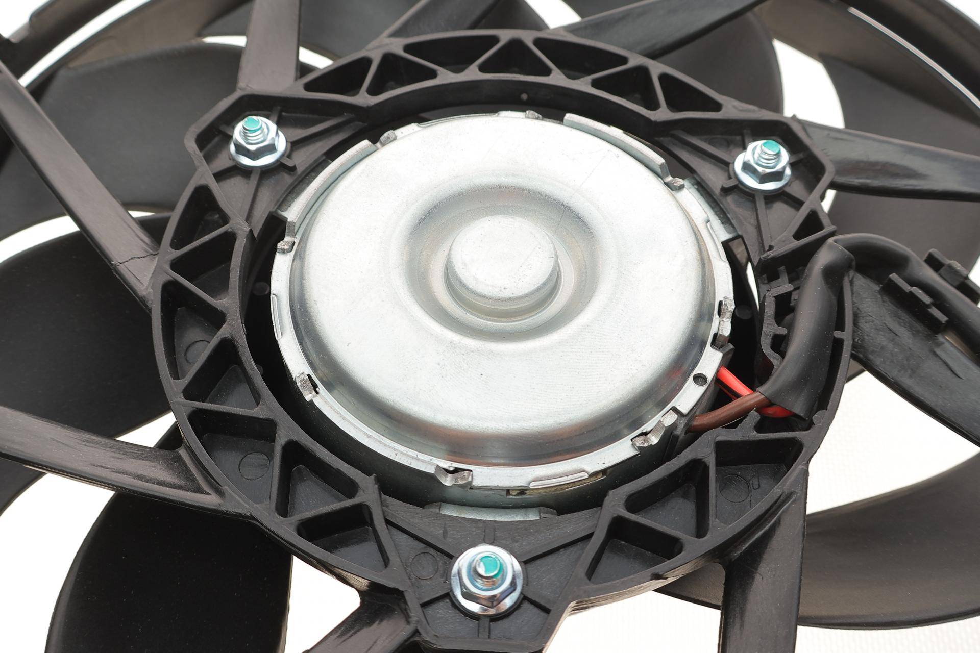 Вентилятор радіатора (електричний) Opel Combo/Corsa 1.3/1.7D 00-(пошкоджені кріплення)