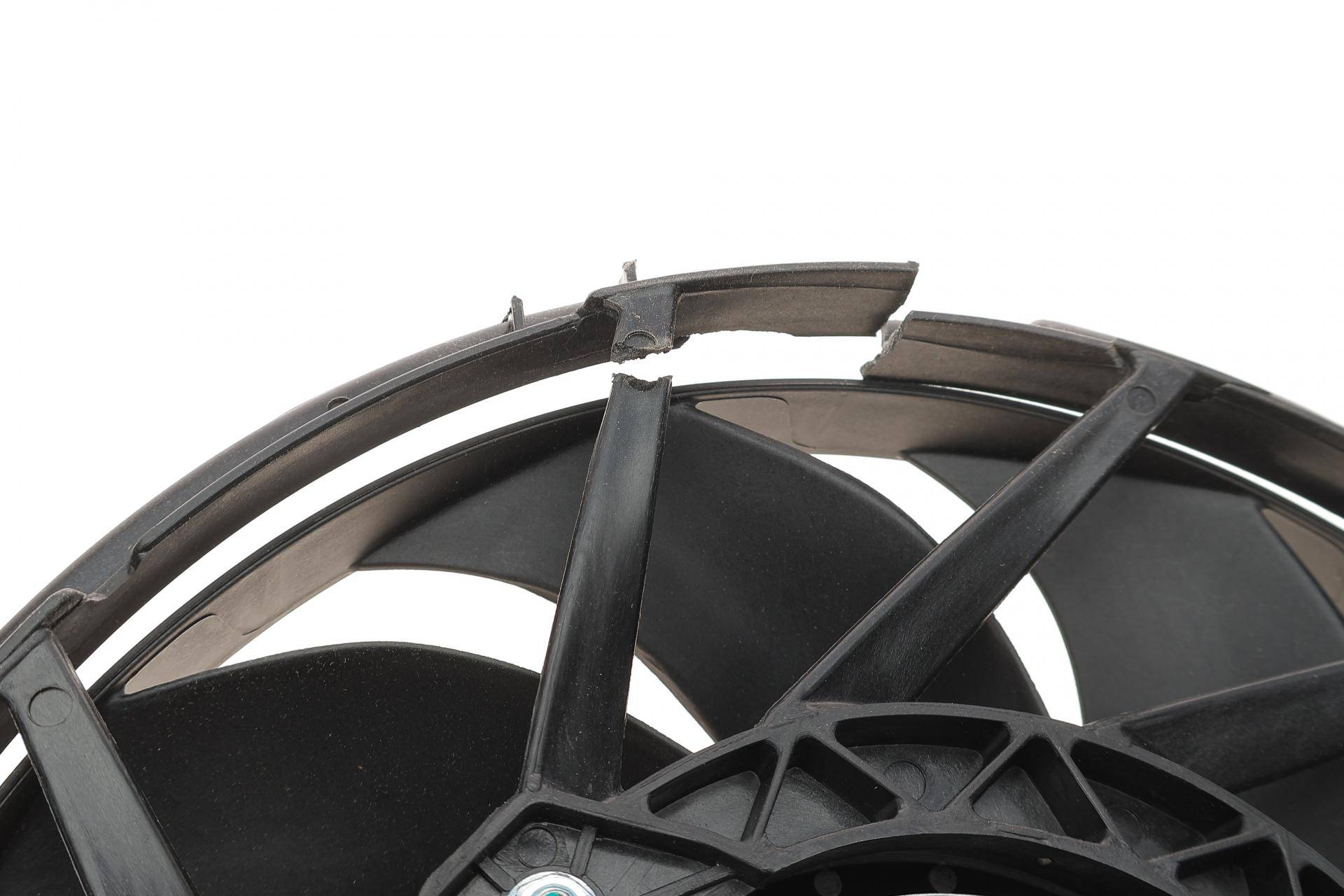 Вентилятор радіатора (електричний) Opel Combo/Corsa 1.3/1.7D 00-(пошкоджені кріплення)