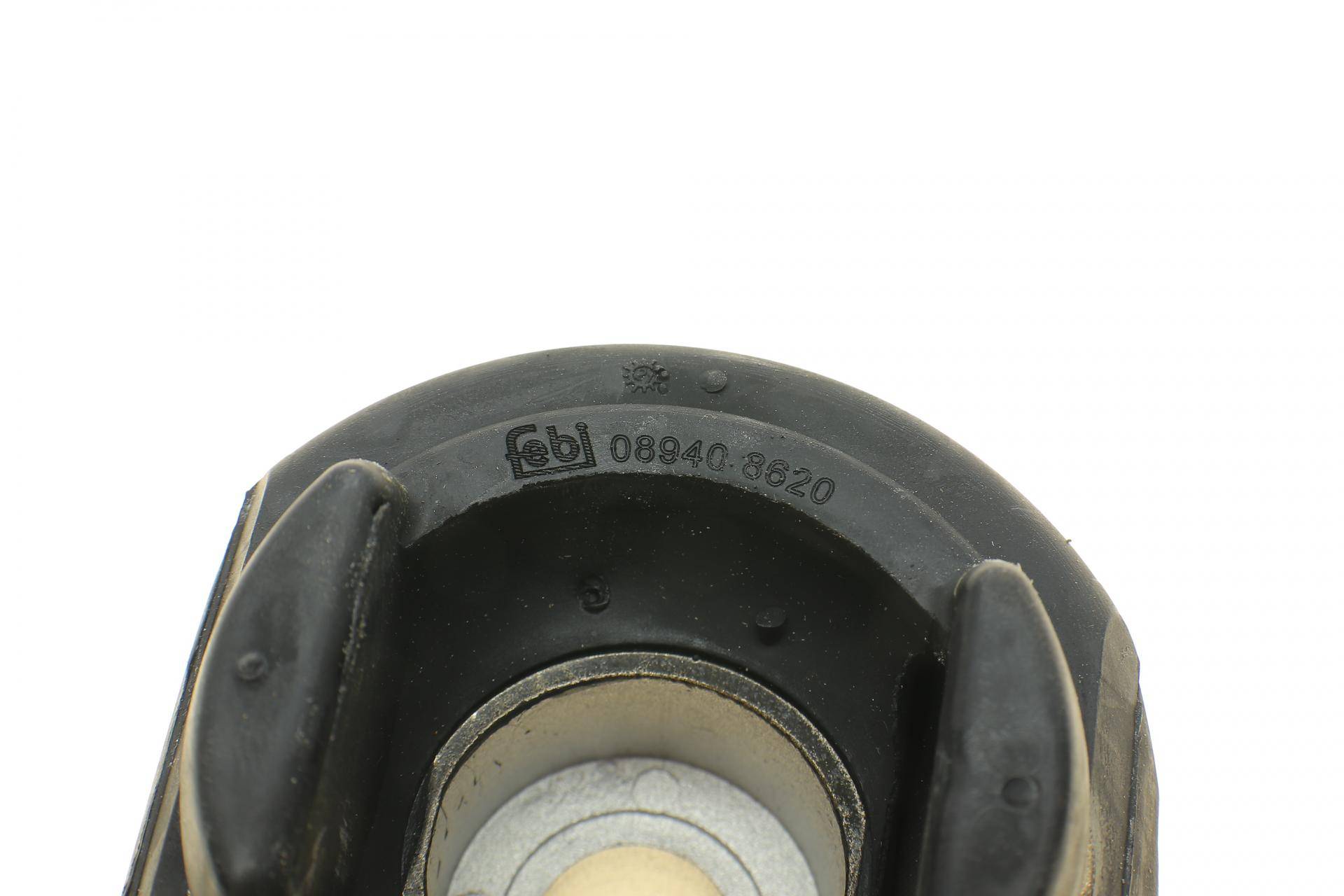 Сайлентблок балки (задньої/знизу/ззаду/ззовні) MB E-class (W124) 84-98