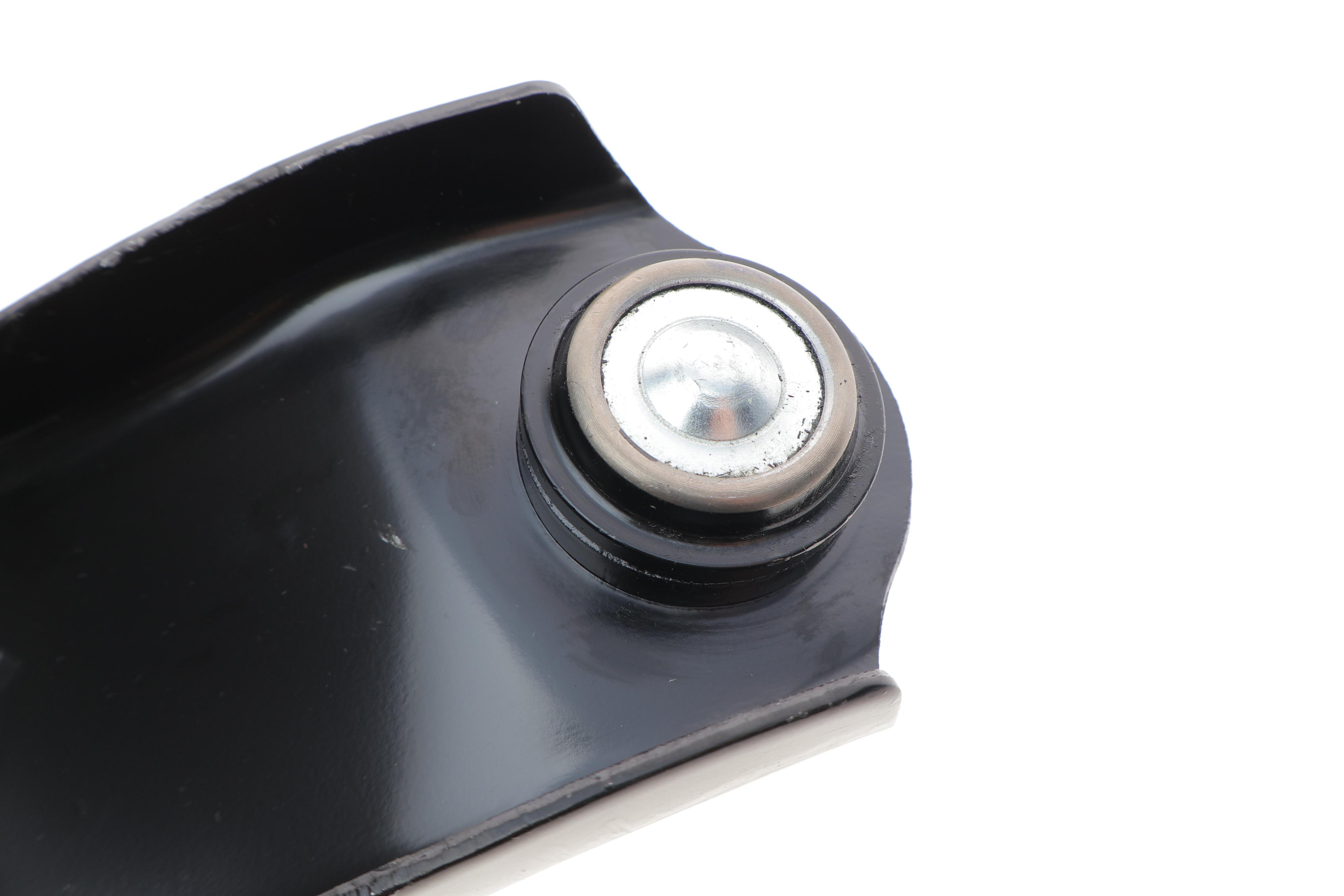 Важіль підвіски (передній) (R) Nissan Juke/Leaf 10-