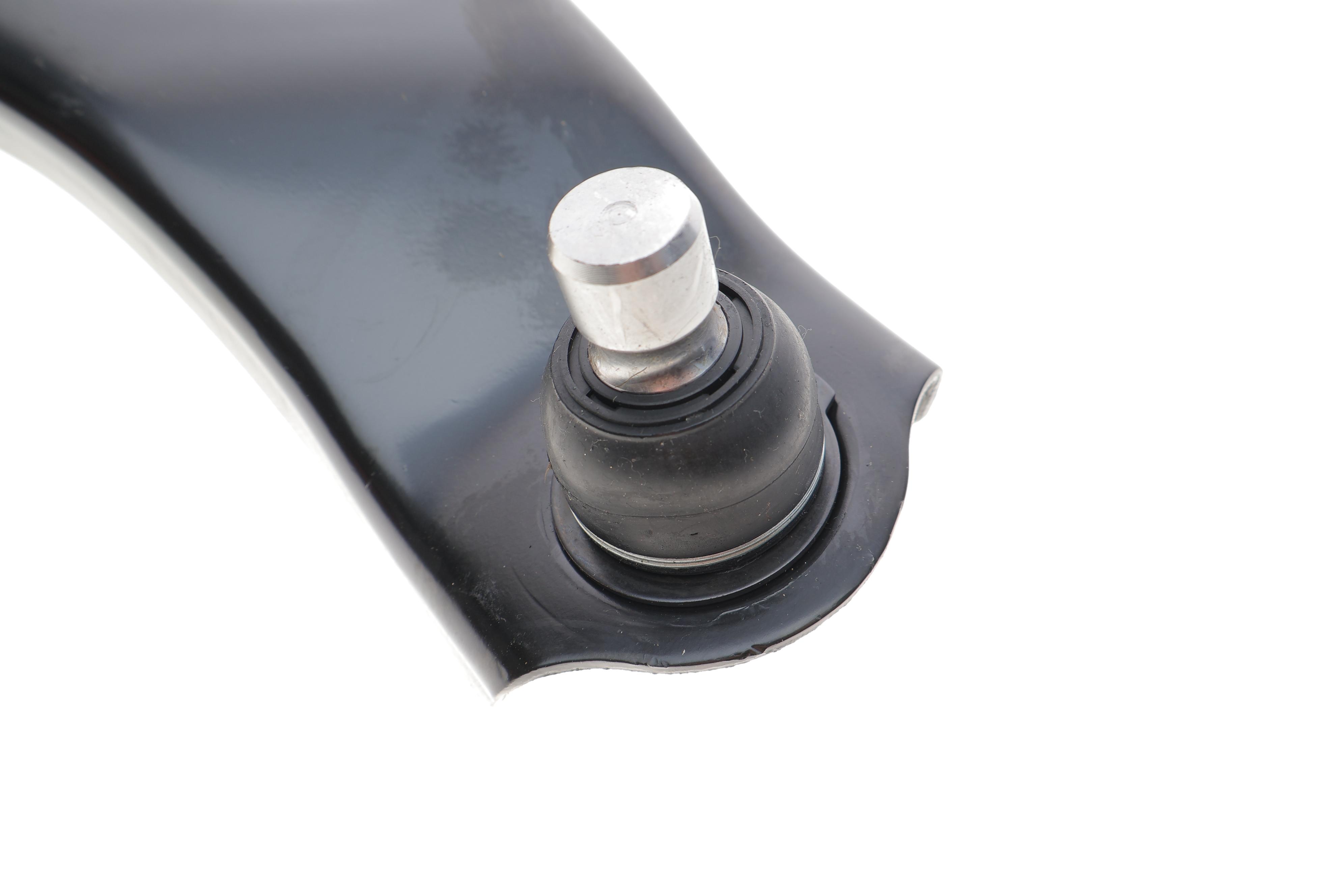 Важіль підвіски (передній) (R) Nissan Juke/Leaf 10-