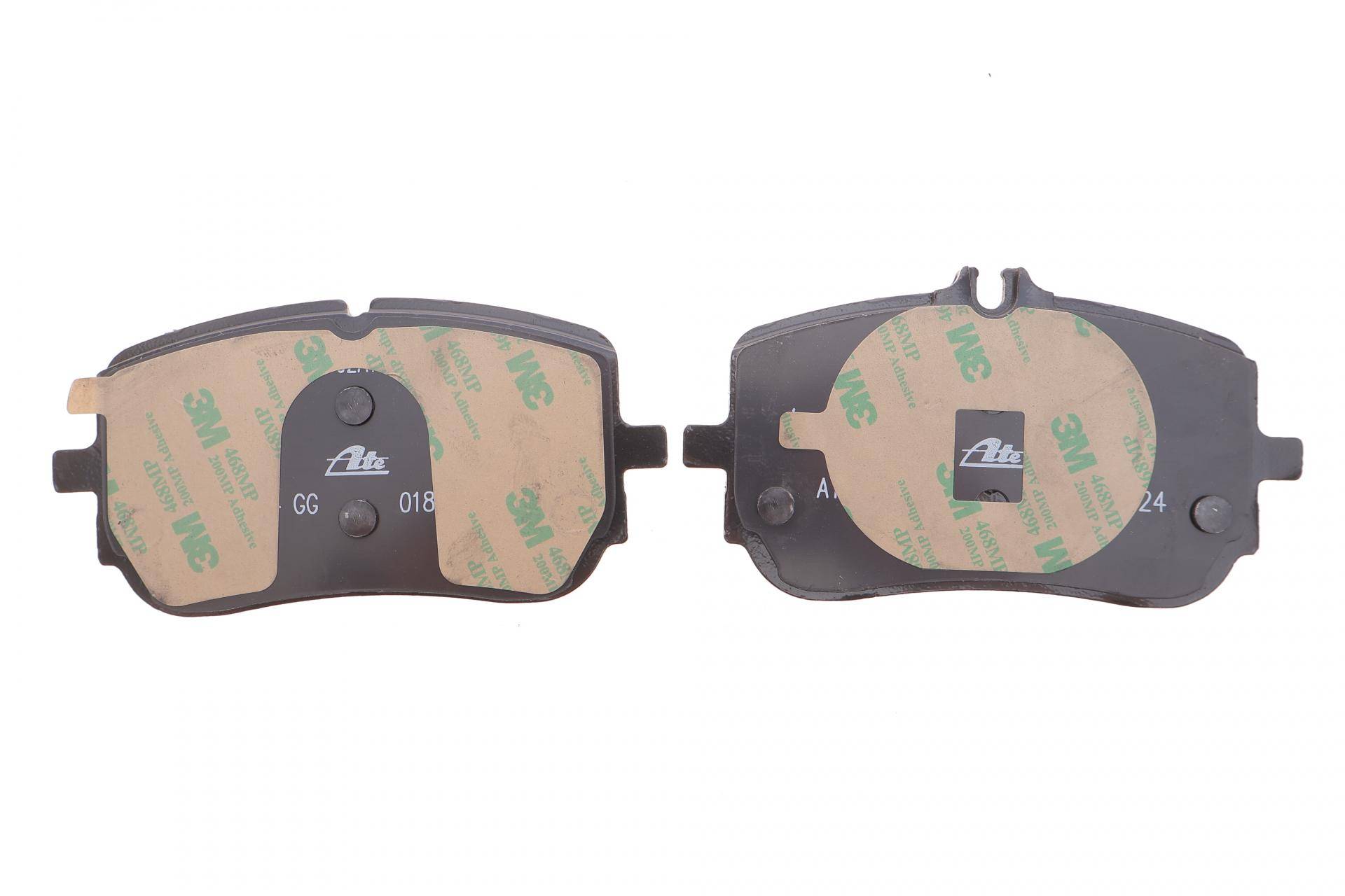 Колодки гальмівні (передні) MB CLA (C118/X118) 19-/A-class (W177) 18-/B-class 18- (CBI) (з аксесуарами)