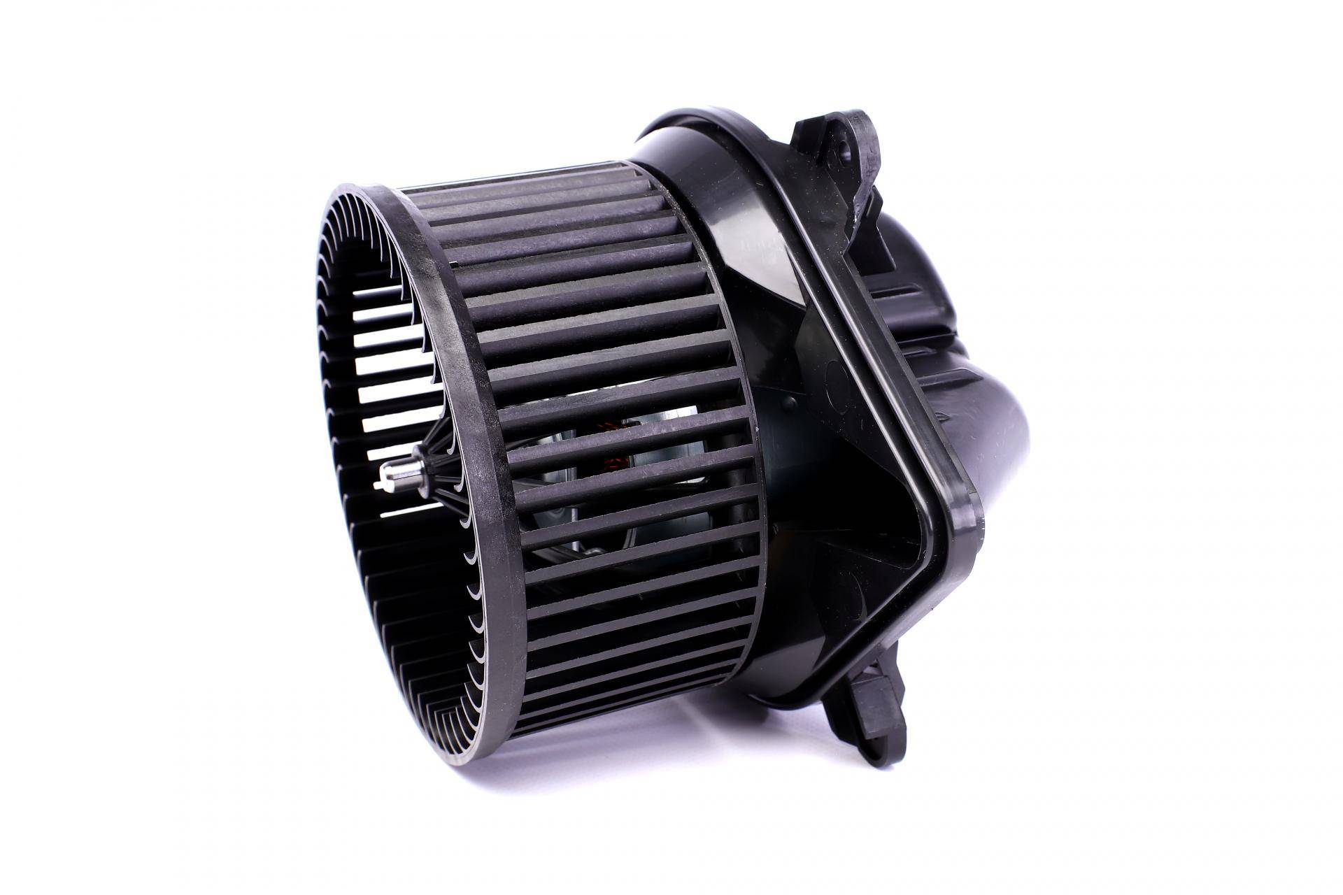 Моторчик пічки Nissan Primastar/Opel Vivaro/Renault Trafic 1.9-2.5 dCi 01-