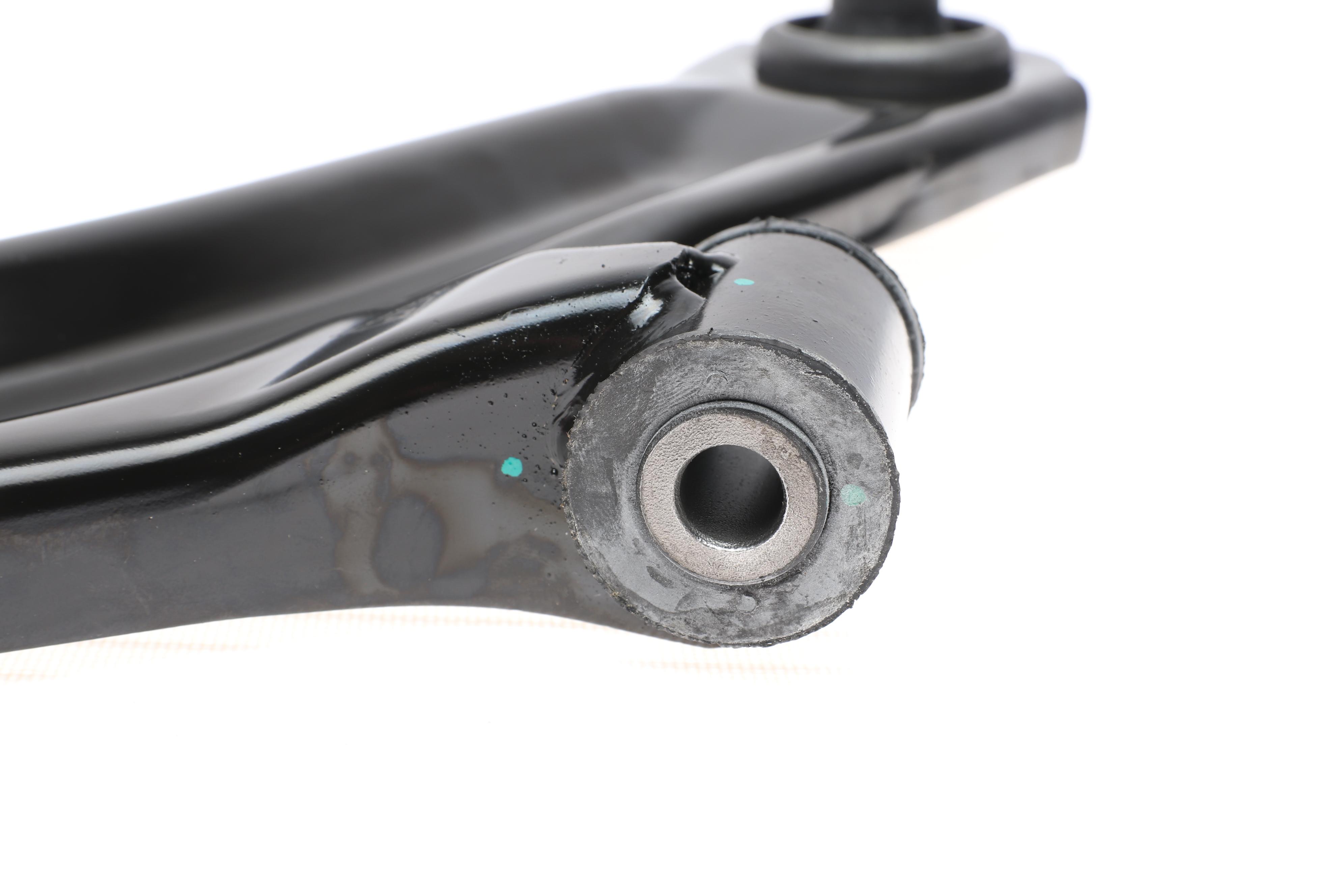 Важіль підвіски (передній) (R) Renault Clio III/Modus 04-